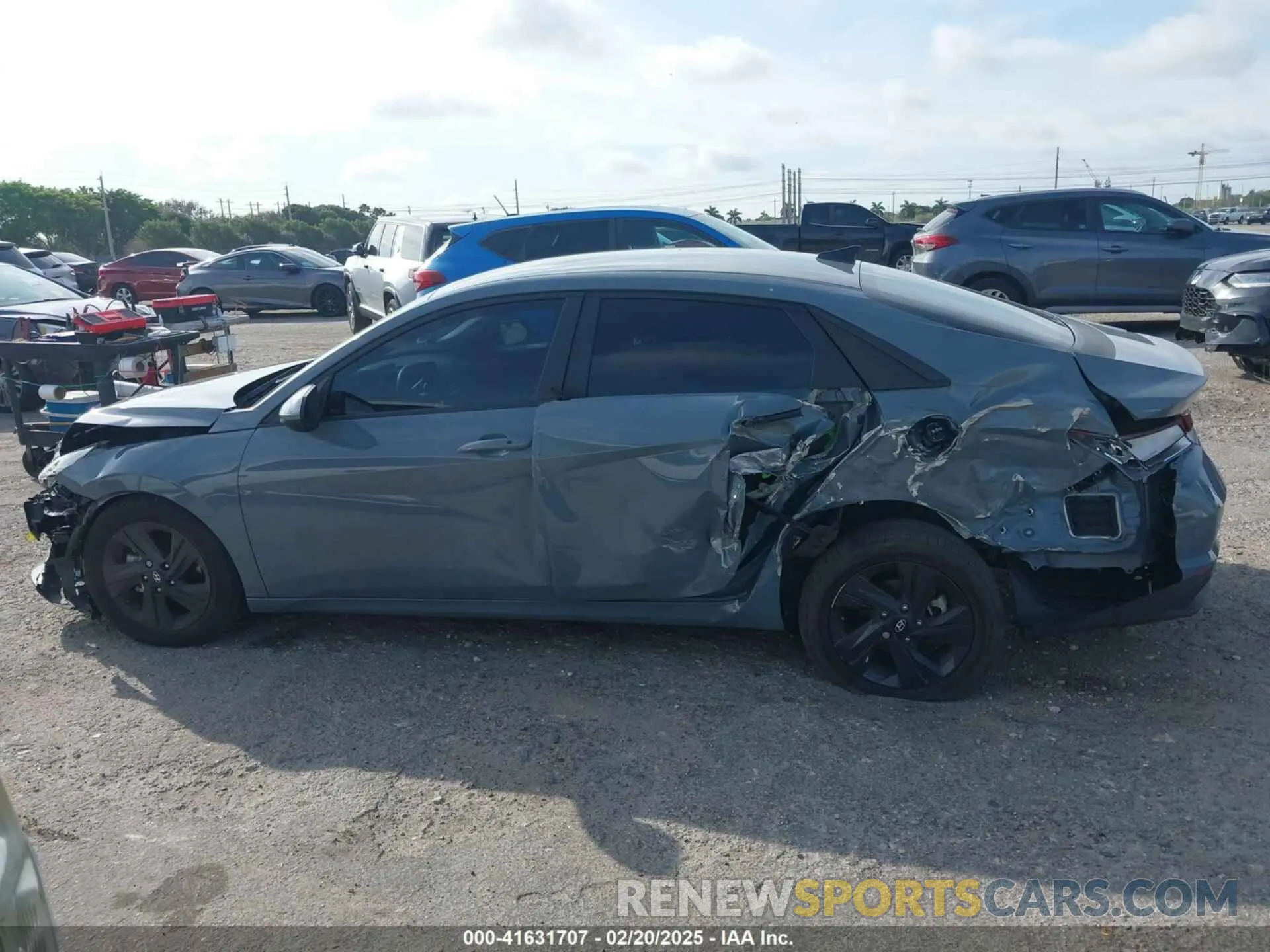15 Photograph of a damaged car KMHLM4AG3NU328691 HYUNDAI ELANTRA 2022