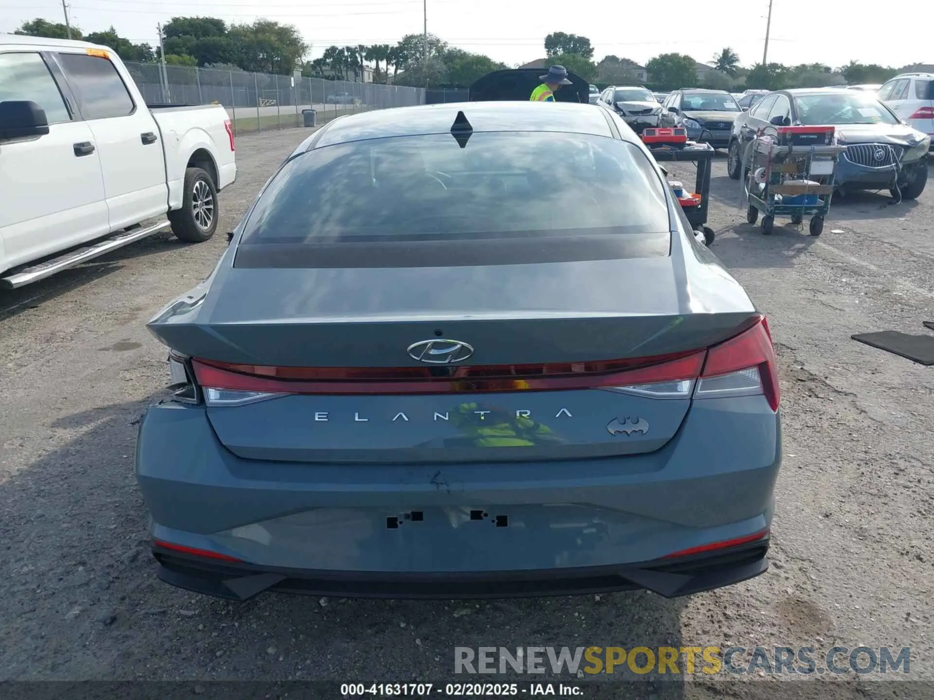 17 Photograph of a damaged car KMHLM4AG3NU328691 HYUNDAI ELANTRA 2022