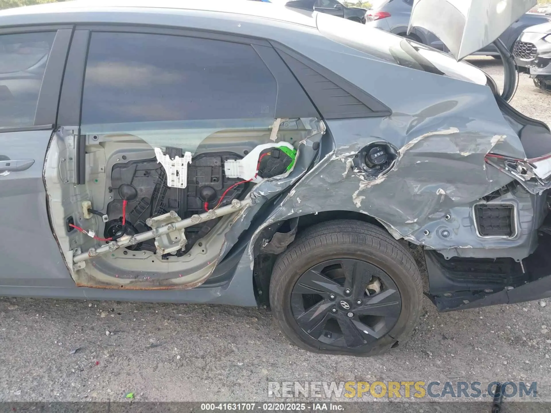 6 Photograph of a damaged car KMHLM4AG3NU328691 HYUNDAI ELANTRA 2022
