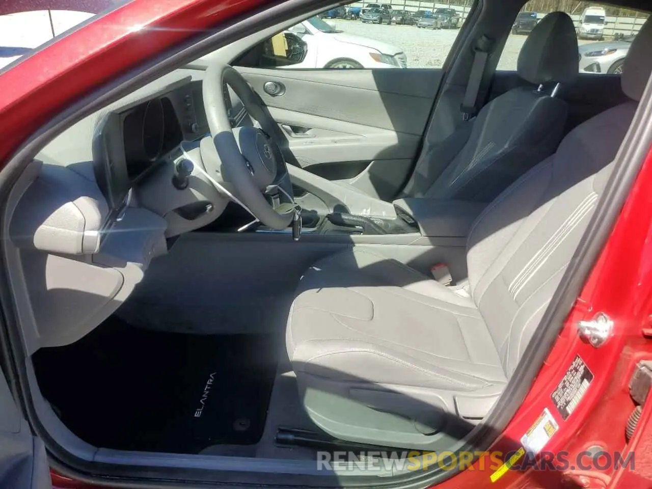 7 Photograph of a damaged car KMHLM4AG3NU331137 HYUNDAI ELANTRA 2022