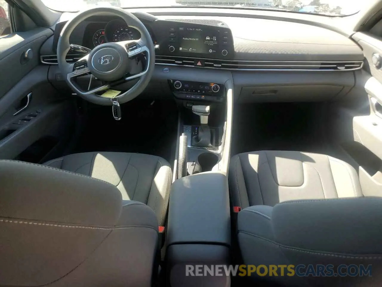 8 Photograph of a damaged car KMHLM4AG3NU331137 HYUNDAI ELANTRA 2022