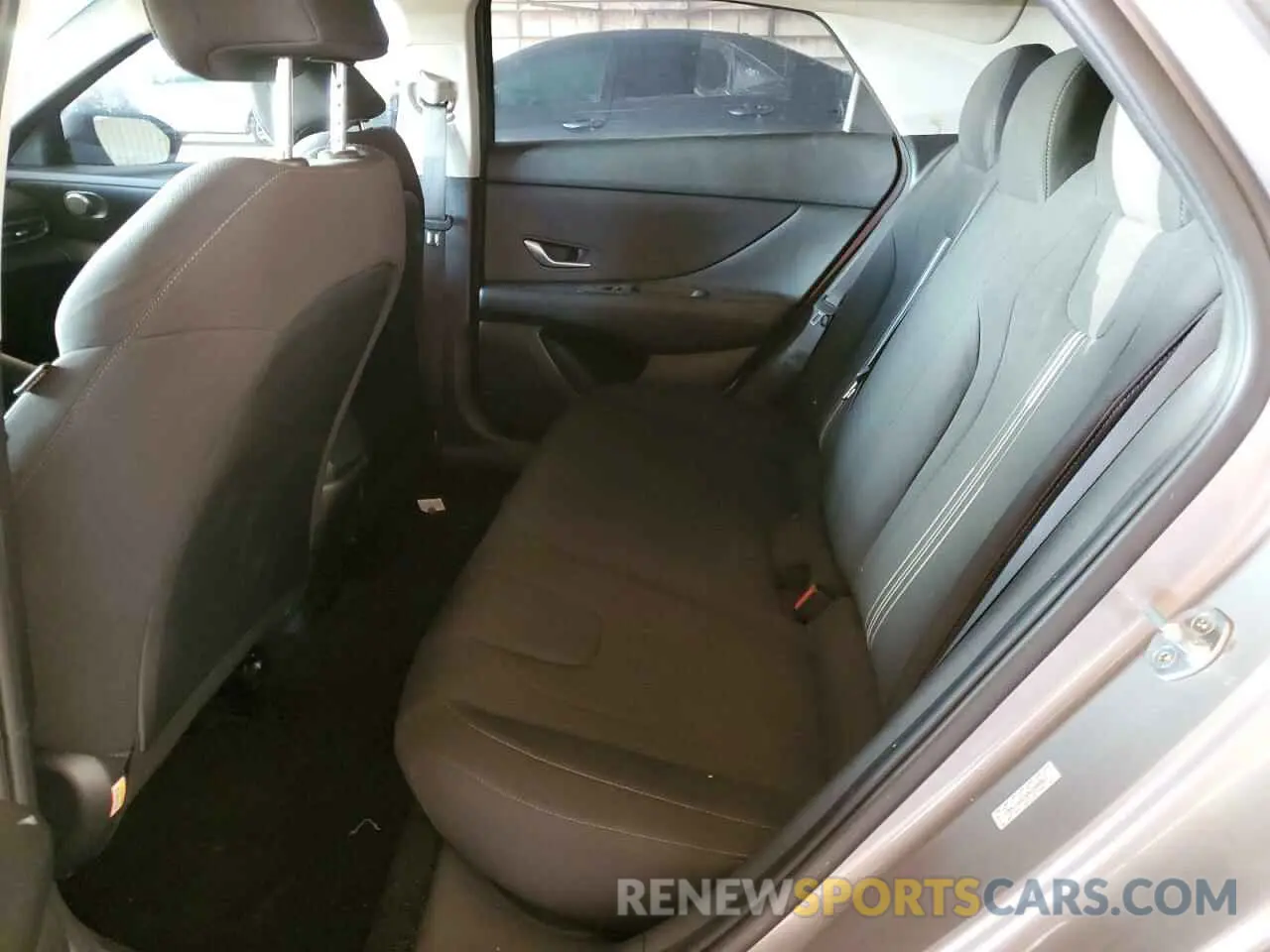 10 Photograph of a damaged car KMHLM4AG4NU240863 HYUNDAI ELANTRA 2022