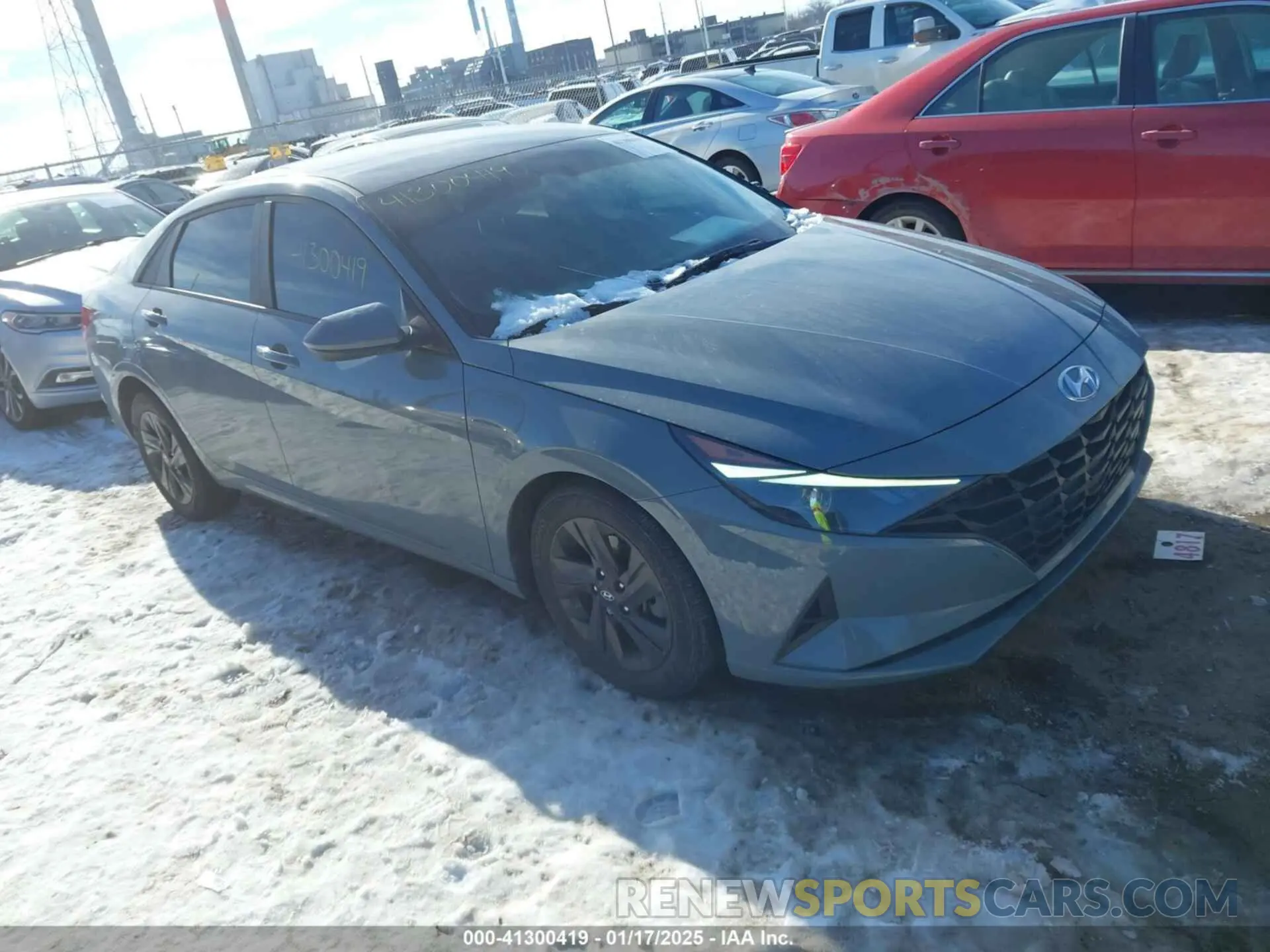 1 Photograph of a damaged car KMHLM4AG4NU245285 HYUNDAI ELANTRA 2022