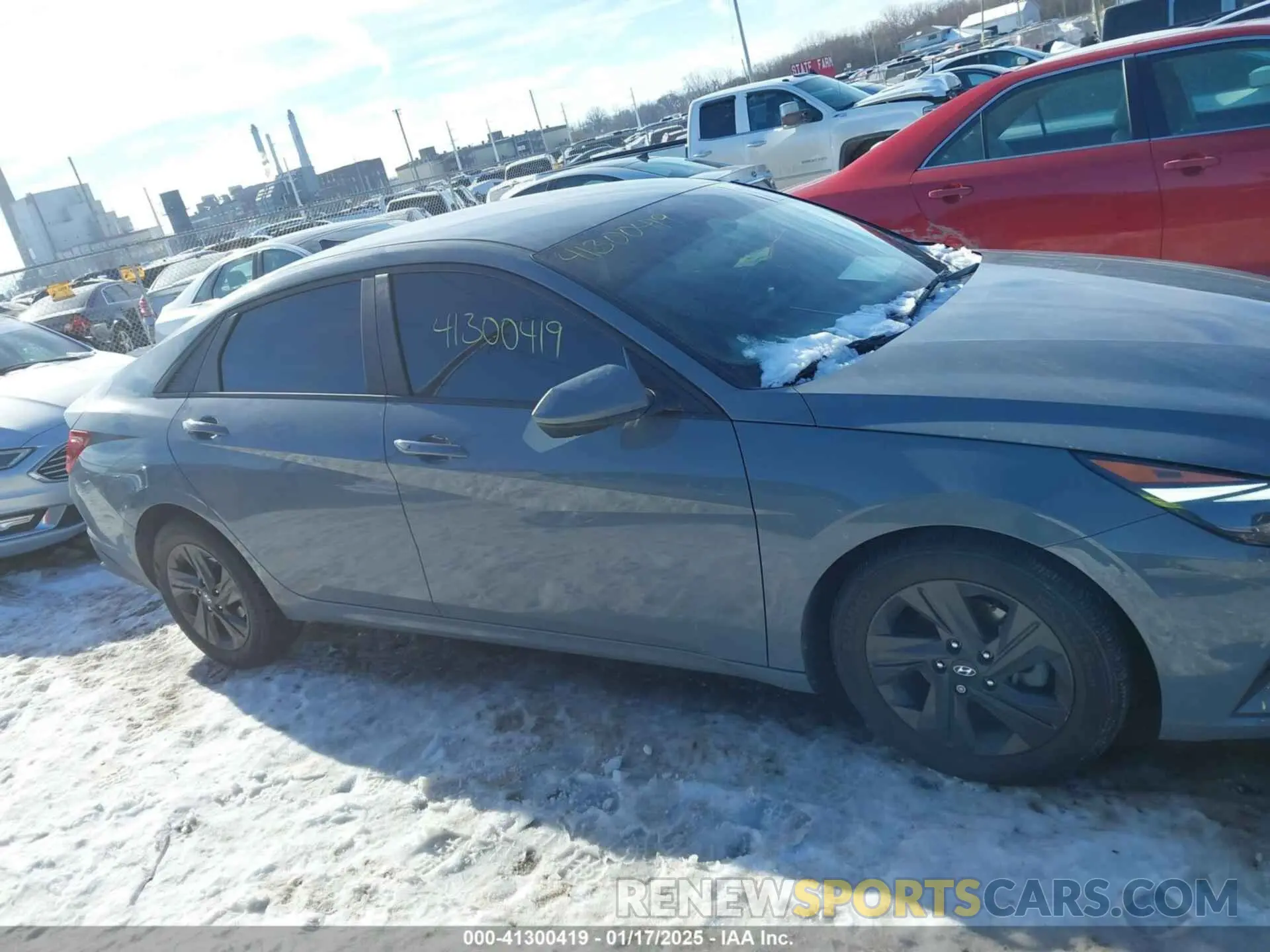 13 Photograph of a damaged car KMHLM4AG4NU245285 HYUNDAI ELANTRA 2022