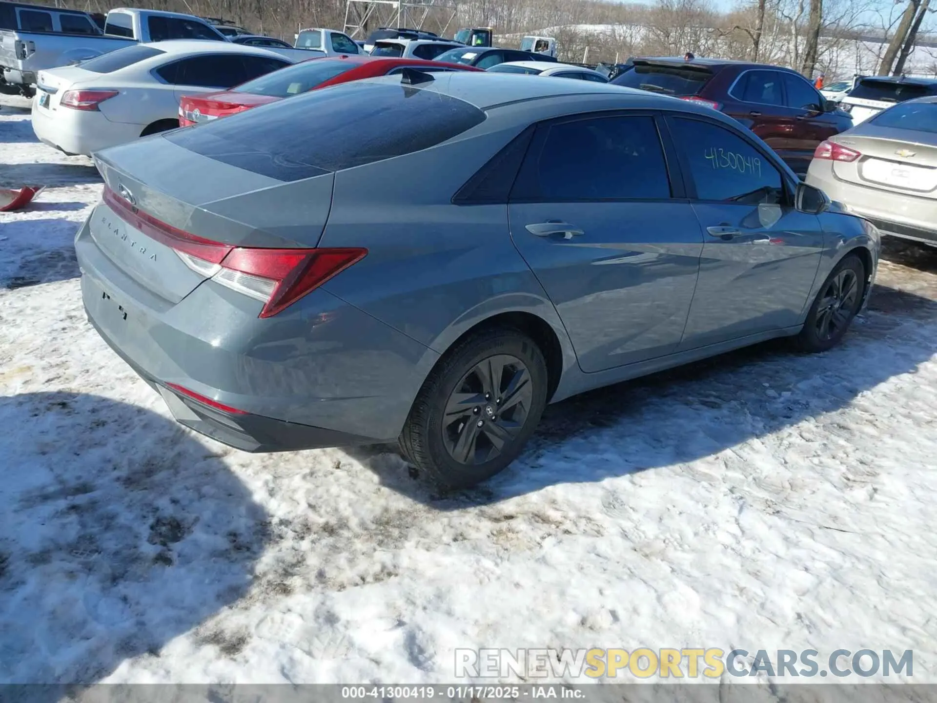 4 Photograph of a damaged car KMHLM4AG4NU245285 HYUNDAI ELANTRA 2022