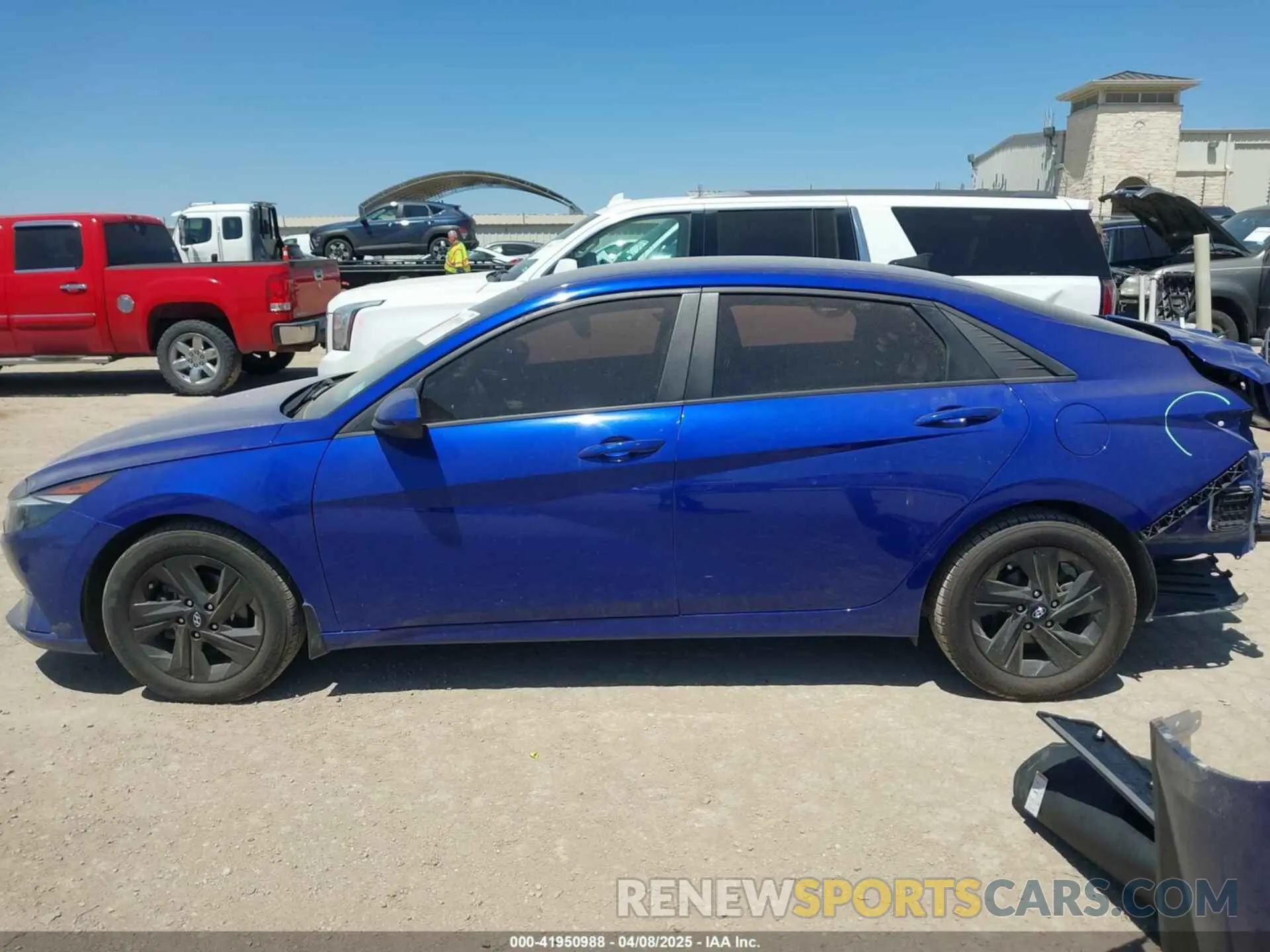 15 Photograph of a damaged car KMHLM4AG4NU308921 HYUNDAI ELANTRA 2022