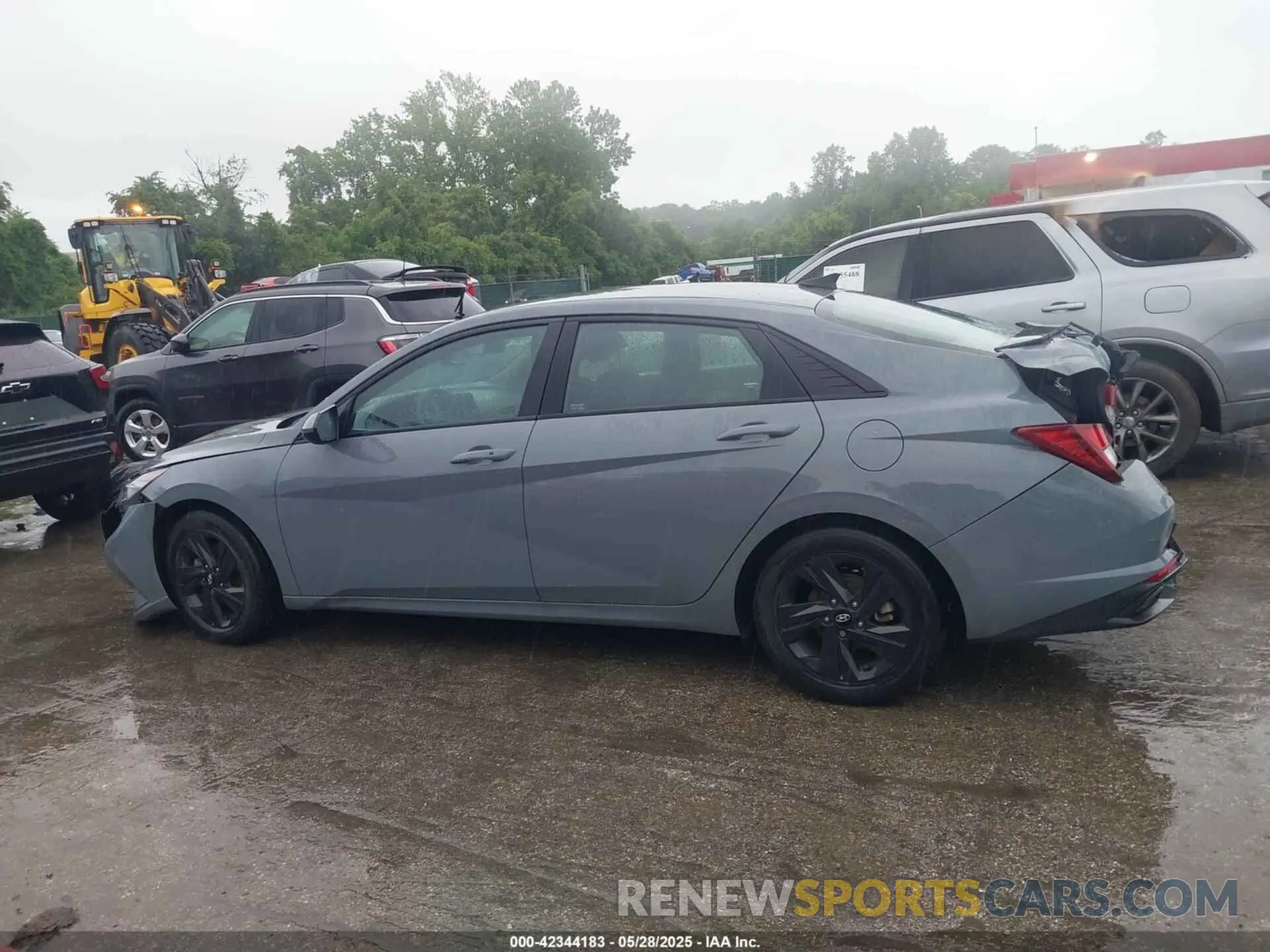 15 Photograph of a damaged car KMHLM4AG4NU353146 HYUNDAI ELANTRA 2022