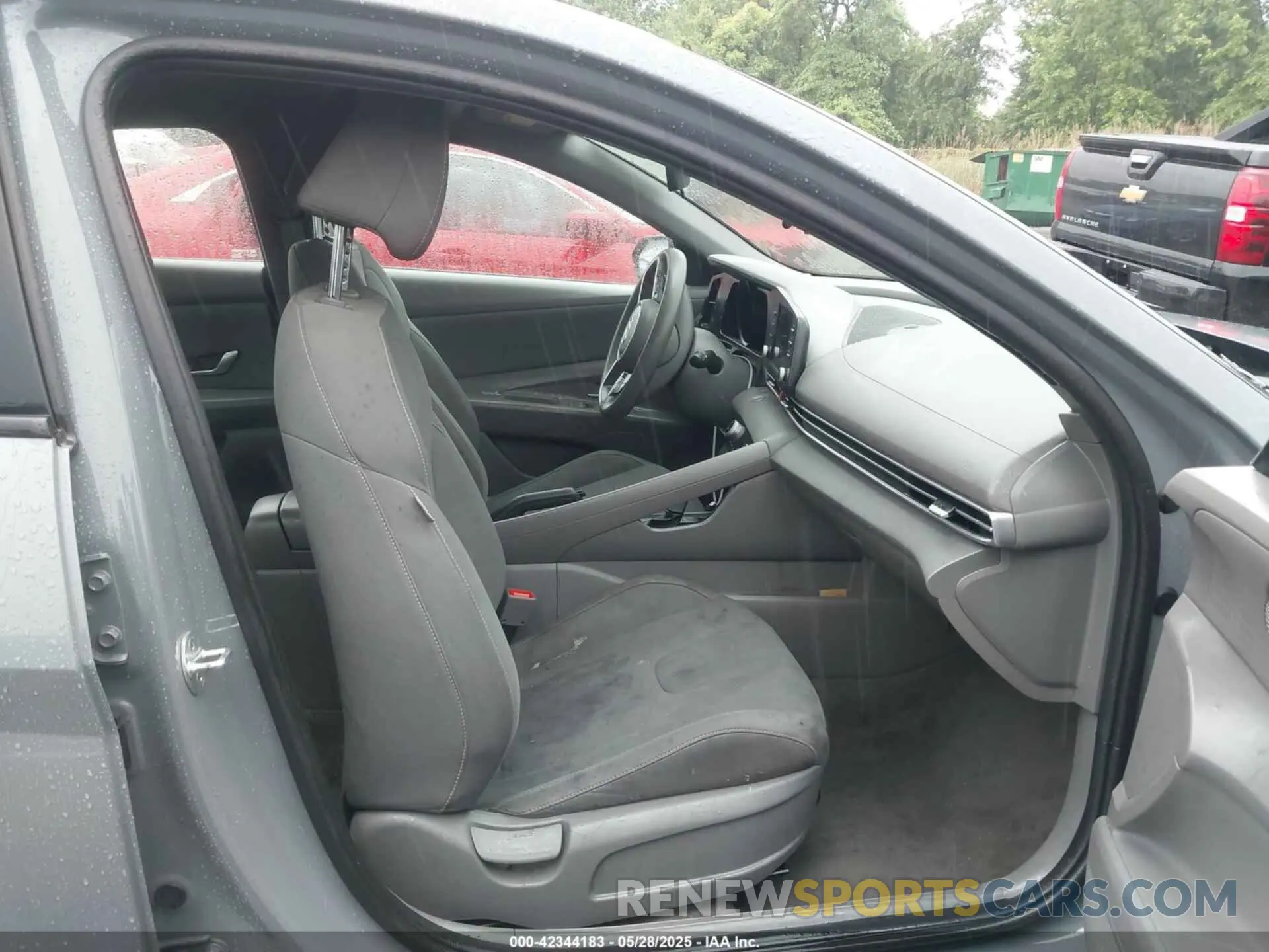 5 Photograph of a damaged car KMHLM4AG4NU353146 HYUNDAI ELANTRA 2022