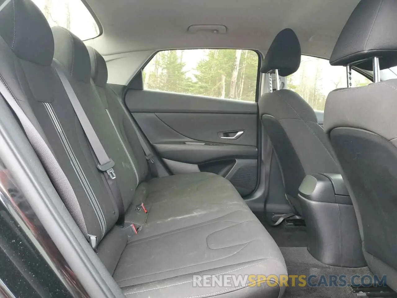 10 Photograph of a damaged car KMHLM4AG5NU286590 HYUNDAI ELANTRA 2022