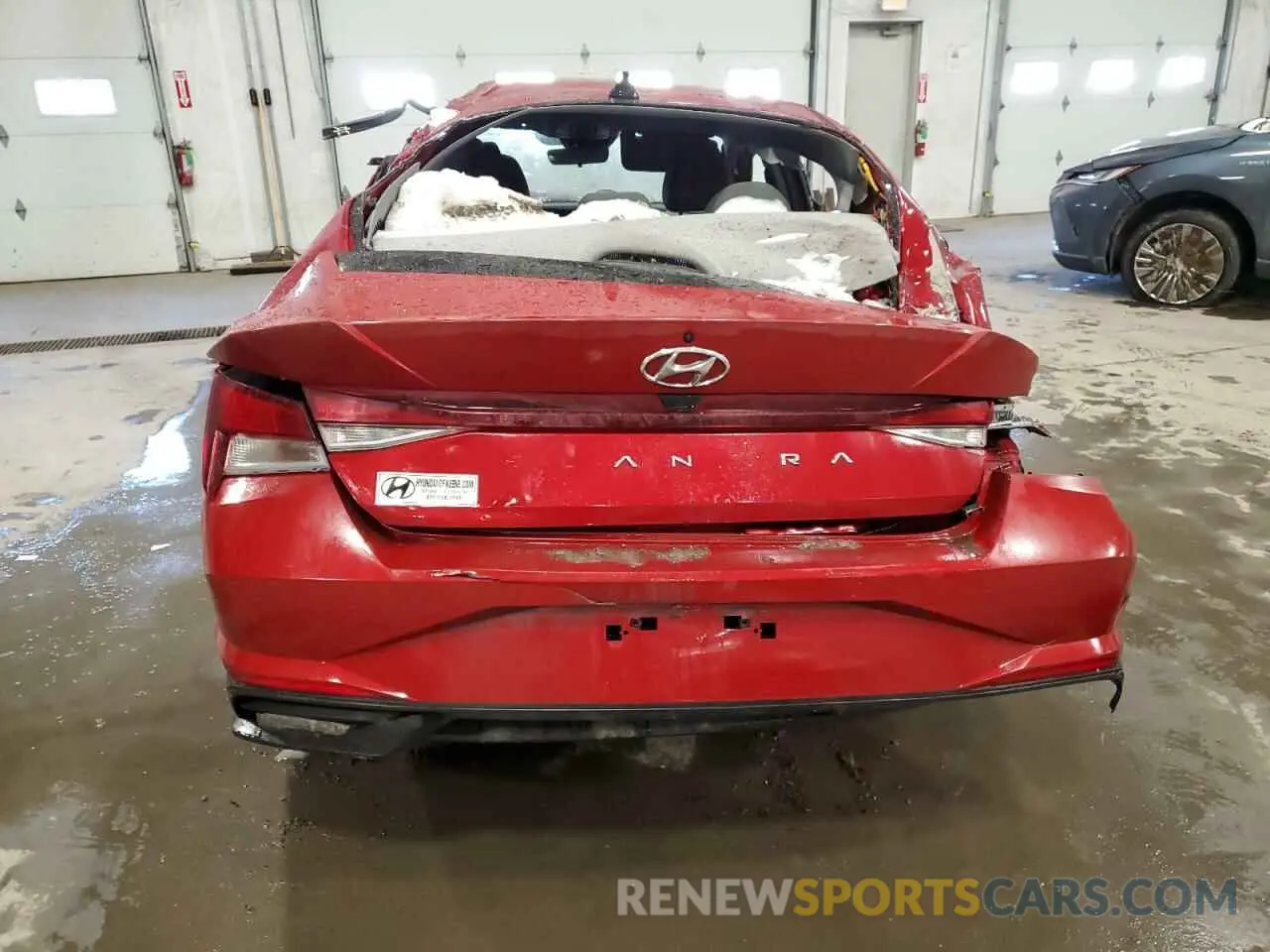 6 Photograph of a damaged car KMHLM4AG5NU350241 HYUNDAI ELANTRA 2022