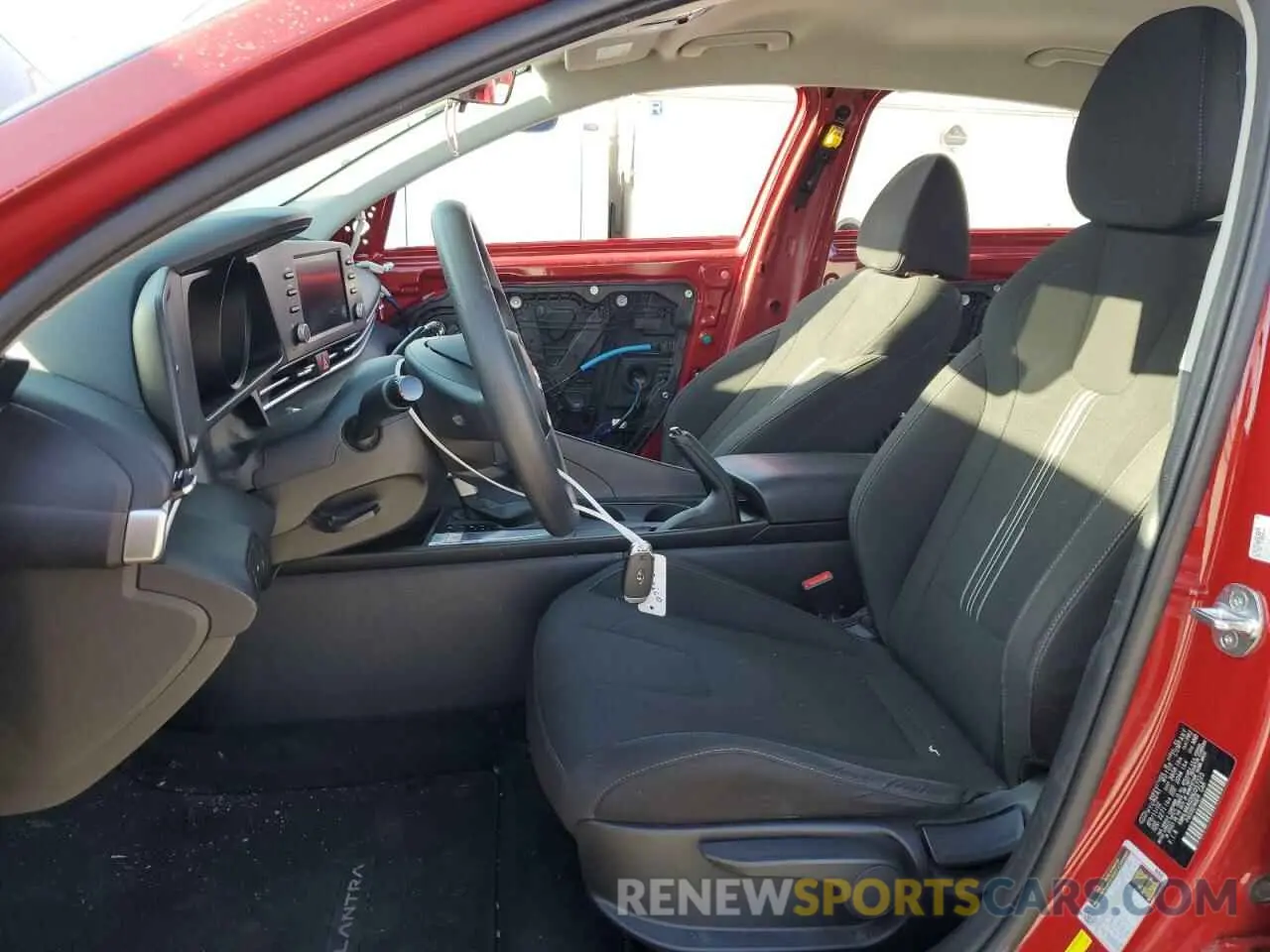 7 Photograph of a damaged car KMHLM4AG5NU357223 HYUNDAI ELANTRA 2022