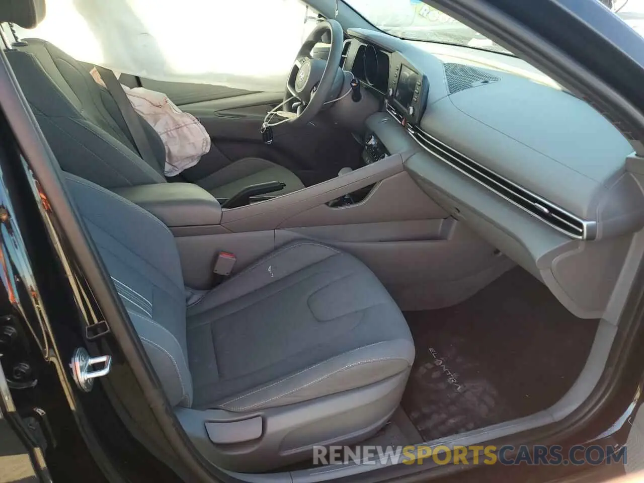 7 Photograph of a damaged car KMHLM4AG6NU218346 HYUNDAI ELANTRA 2022