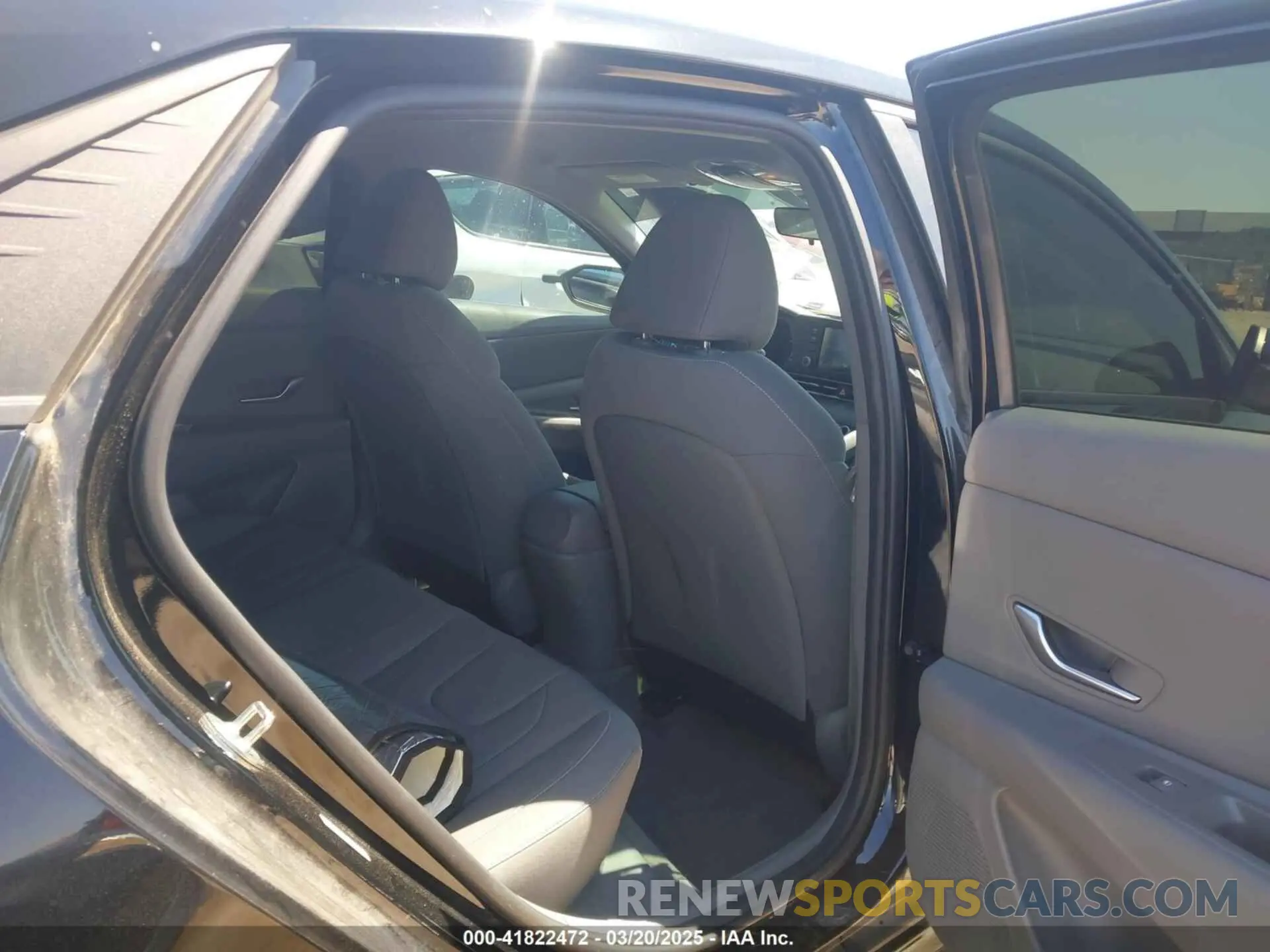 8 Photograph of a damaged car KMHLM4AG6NU224633 HYUNDAI ELANTRA 2022