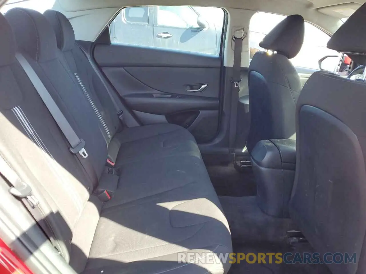 10 Photograph of a damaged car KMHLM4AG6NU286100 HYUNDAI ELANTRA 2022