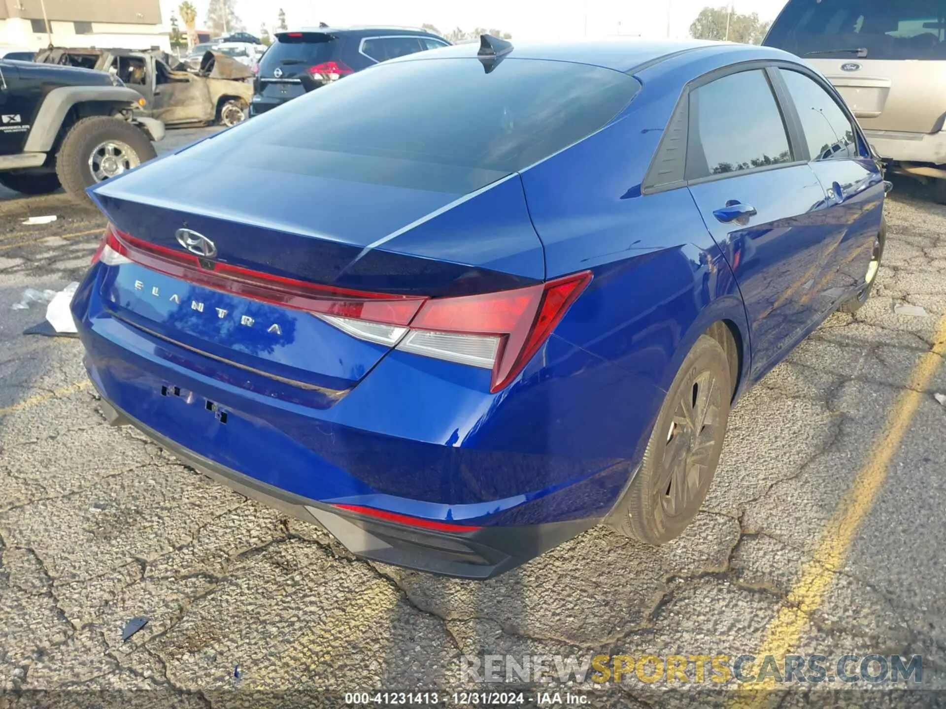 4 Photograph of a damaged car KMHLM4AG6NU337708 HYUNDAI ELANTRA 2022