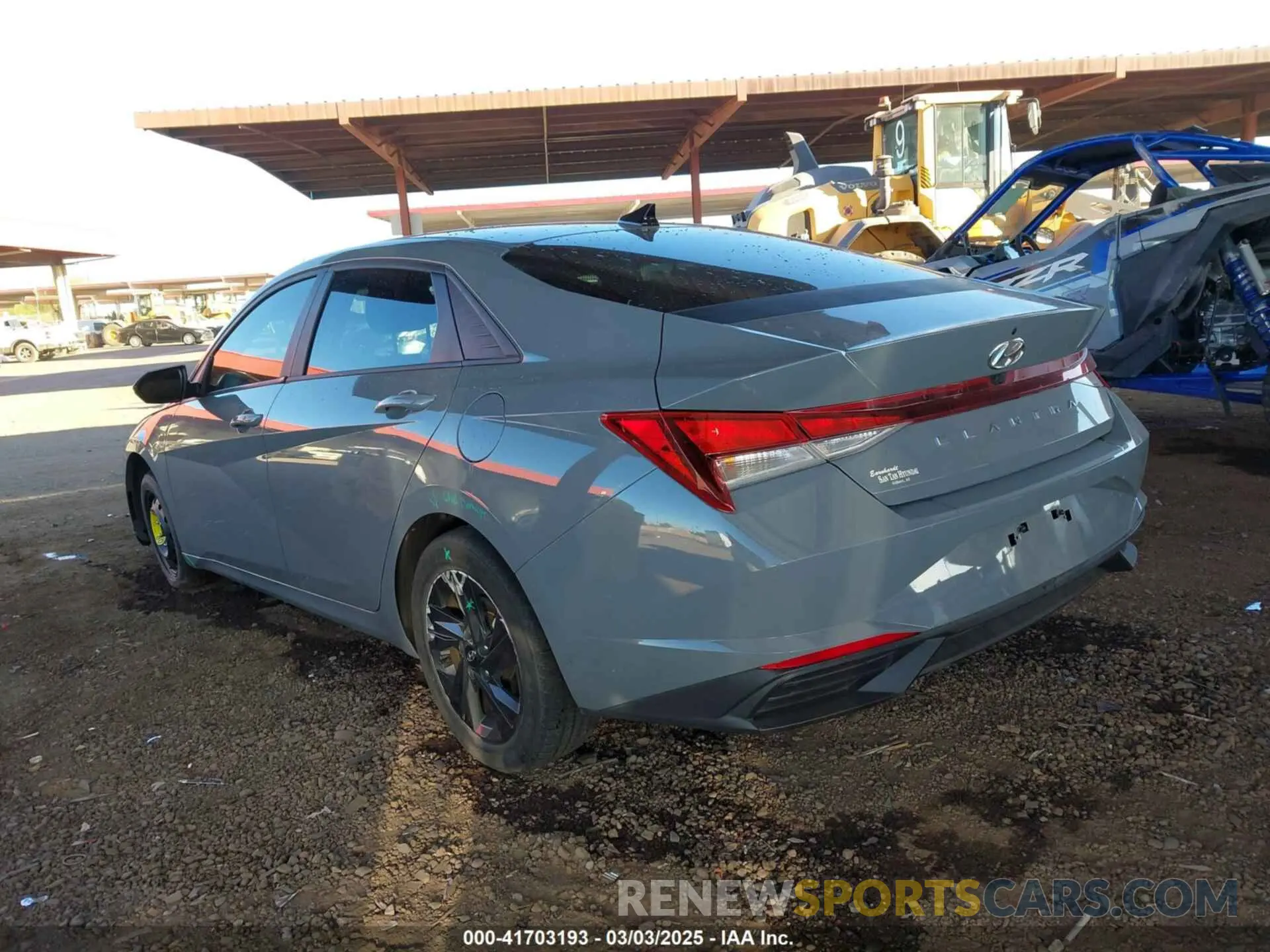 17 Photograph of a damaged car KMHLM4AG6NU353164 HYUNDAI ELANTRA 2022