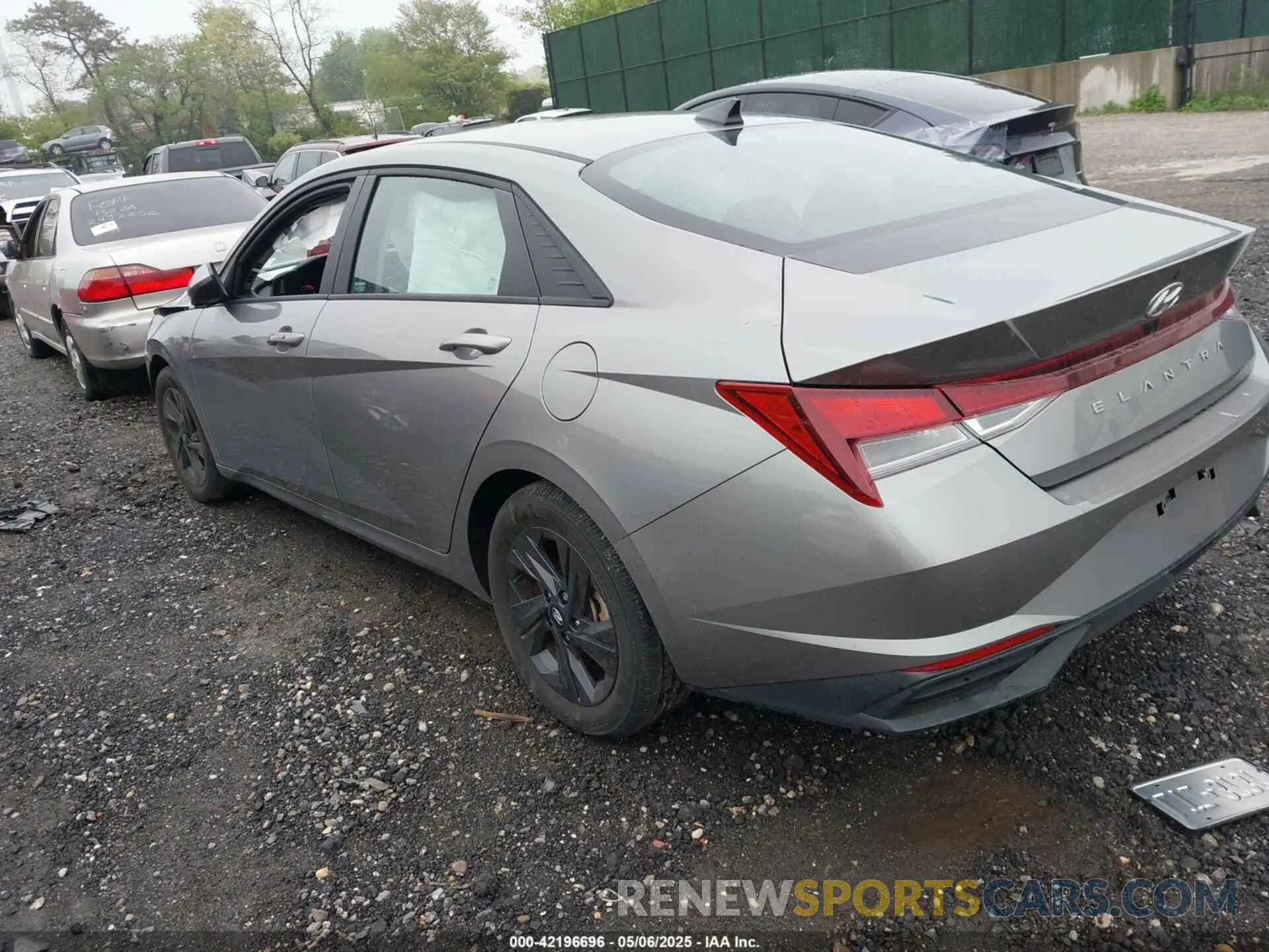 3 Photograph of a damaged car KMHLM4AG8NU286454 HYUNDAI ELANTRA 2022