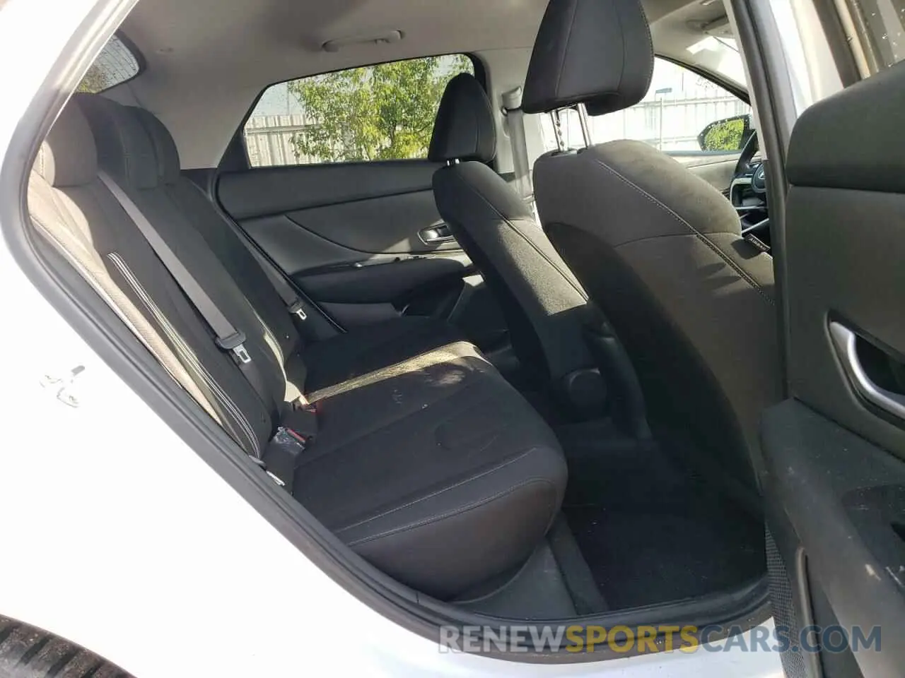 10 Photograph of a damaged car KMHLM4AG8NU355305 HYUNDAI ELANTRA 2022