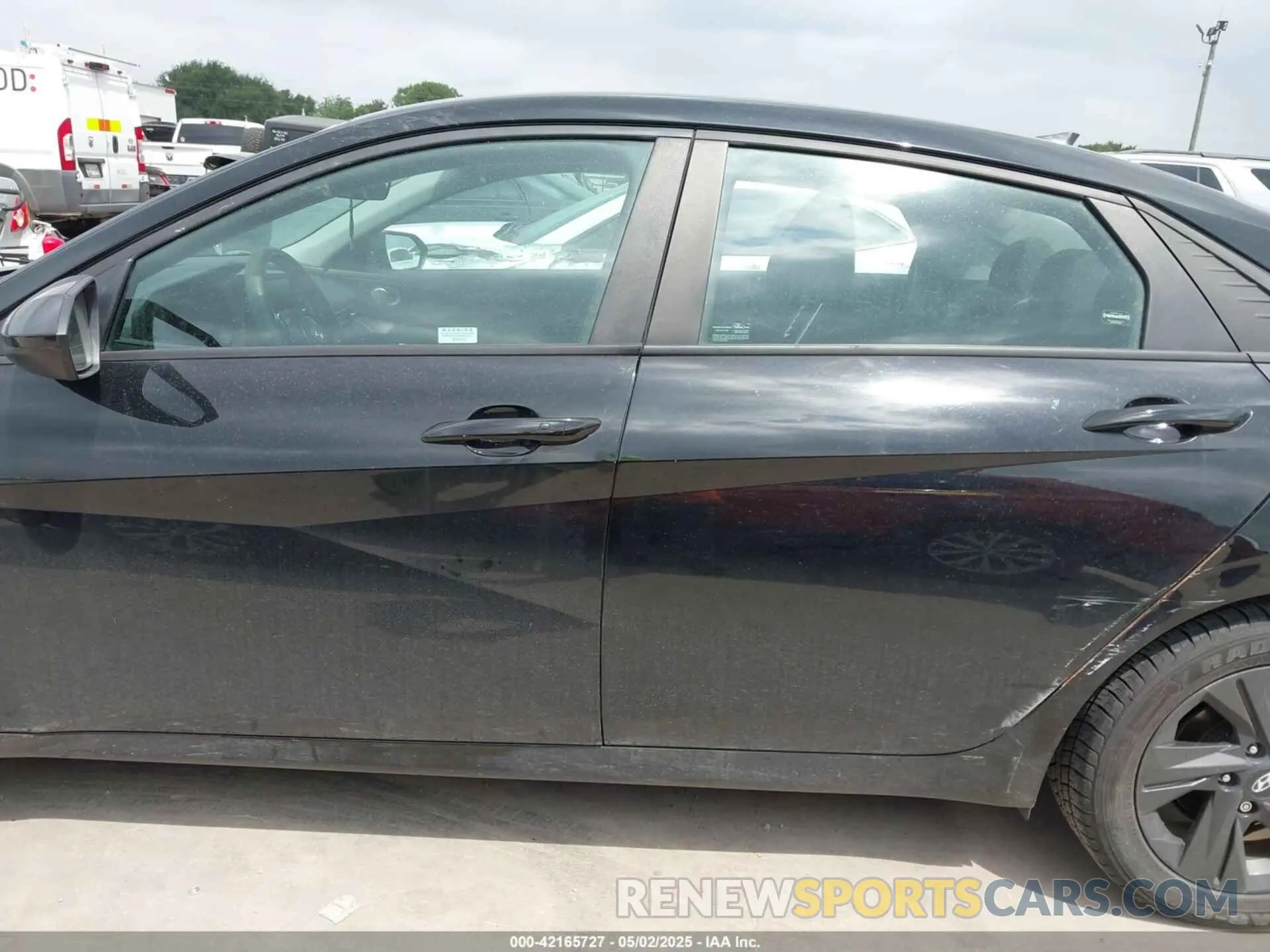15 Photograph of a damaged car KMHLM4AG9NU218972 HYUNDAI ELANTRA 2022