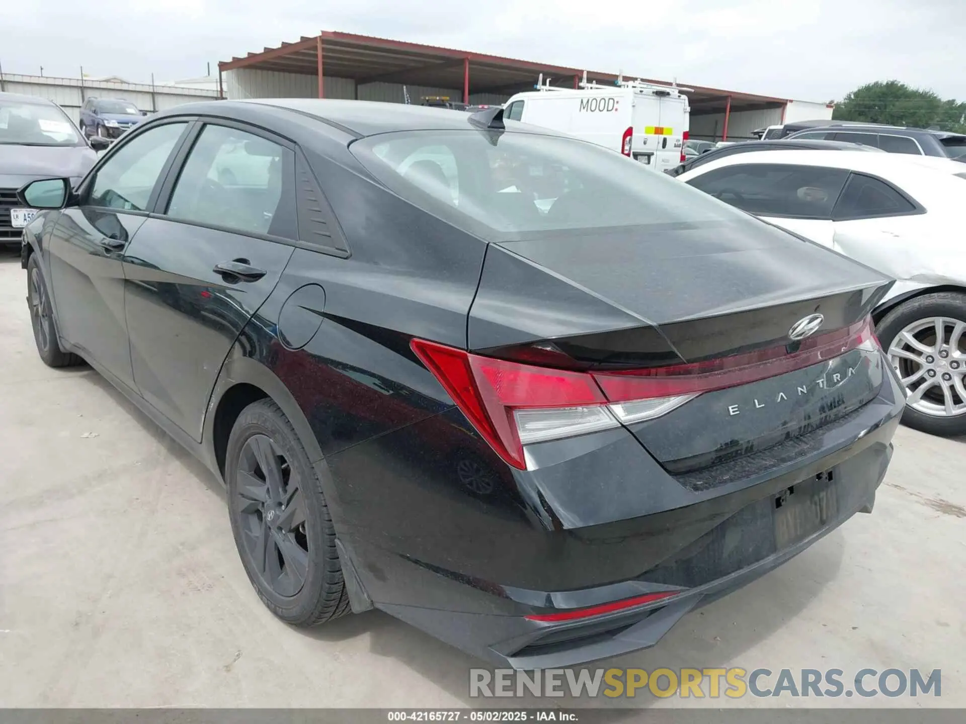 3 Photograph of a damaged car KMHLM4AG9NU218972 HYUNDAI ELANTRA 2022