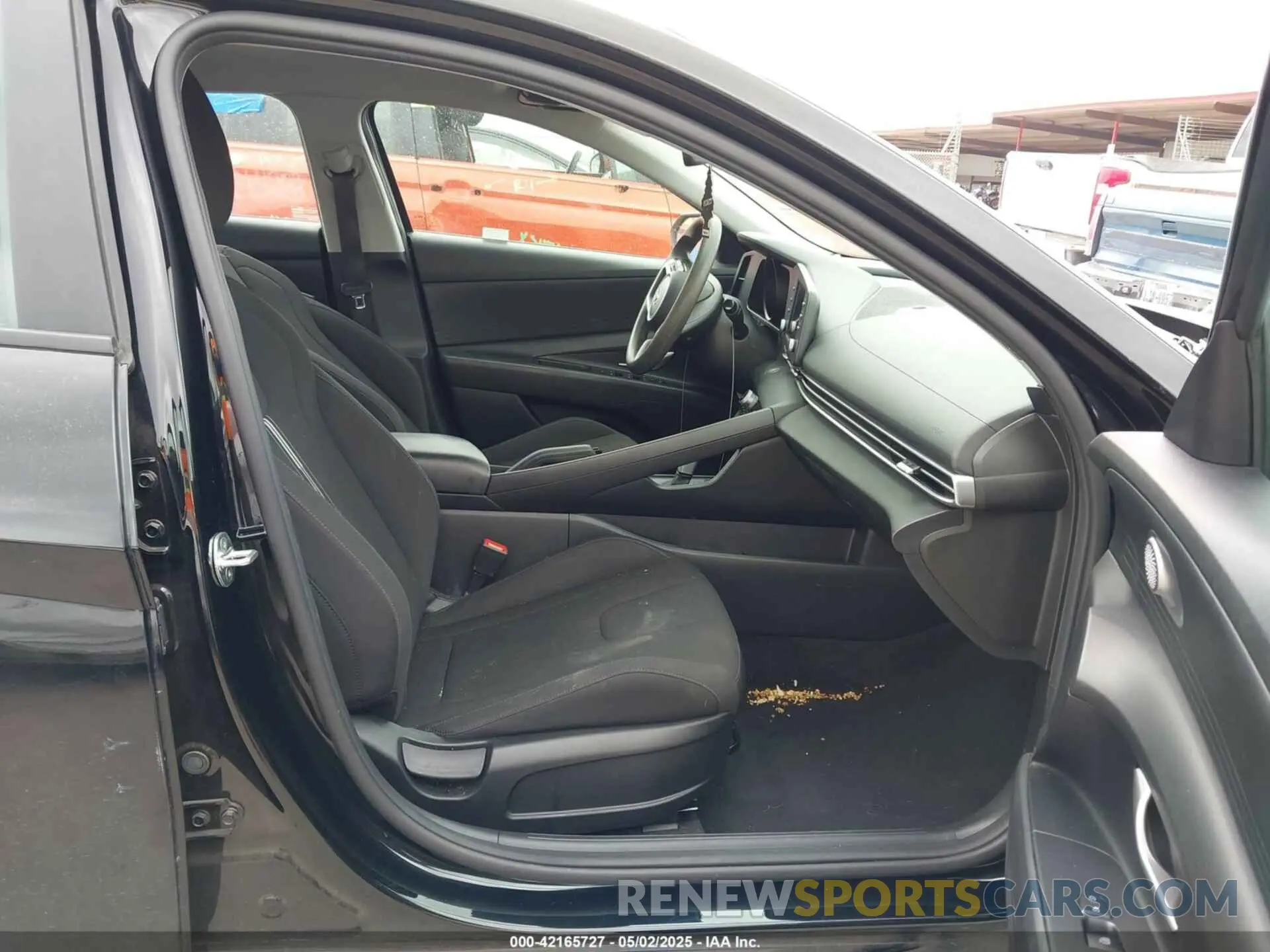 5 Photograph of a damaged car KMHLM4AG9NU218972 HYUNDAI ELANTRA 2022