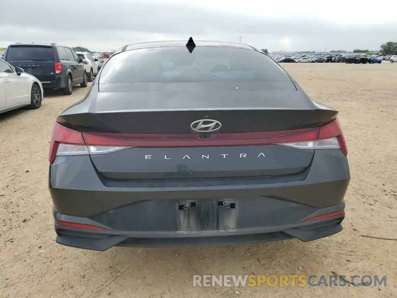 6 Photograph of a damaged car KMHLM4AG9NU225341 HYUNDAI ELANTRA 2022