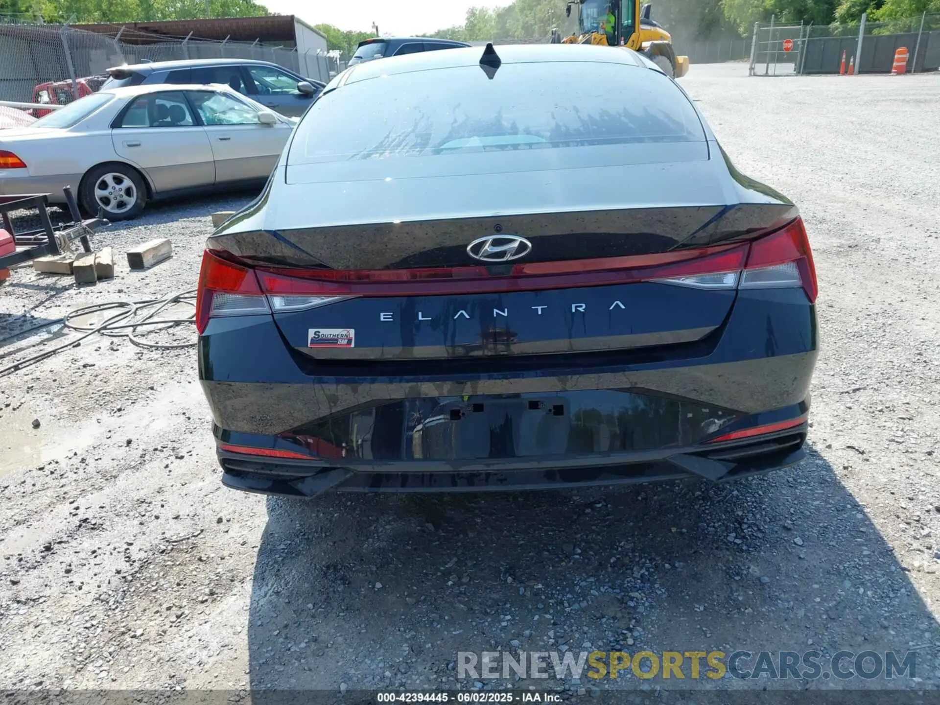 16 Photograph of a damaged car KMHLM4AG9NU241684 HYUNDAI ELANTRA 2022