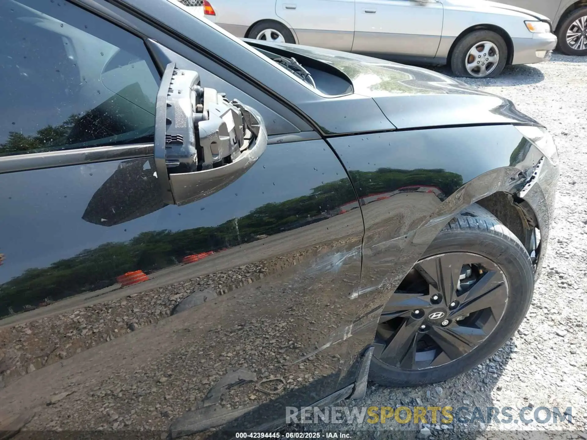 21 Photograph of a damaged car KMHLM4AG9NU241684 HYUNDAI ELANTRA 2022