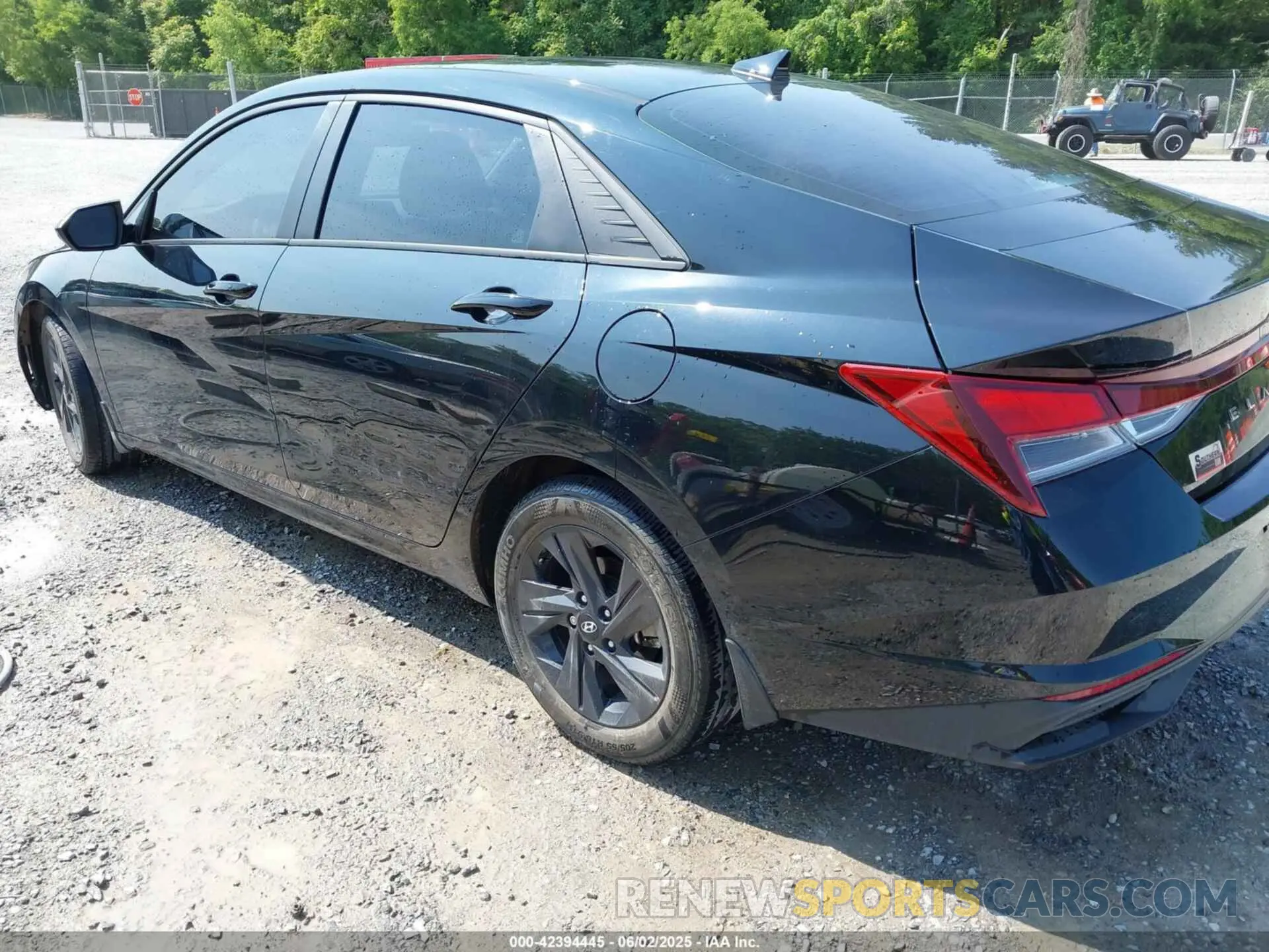 3 Photograph of a damaged car KMHLM4AG9NU241684 HYUNDAI ELANTRA 2022