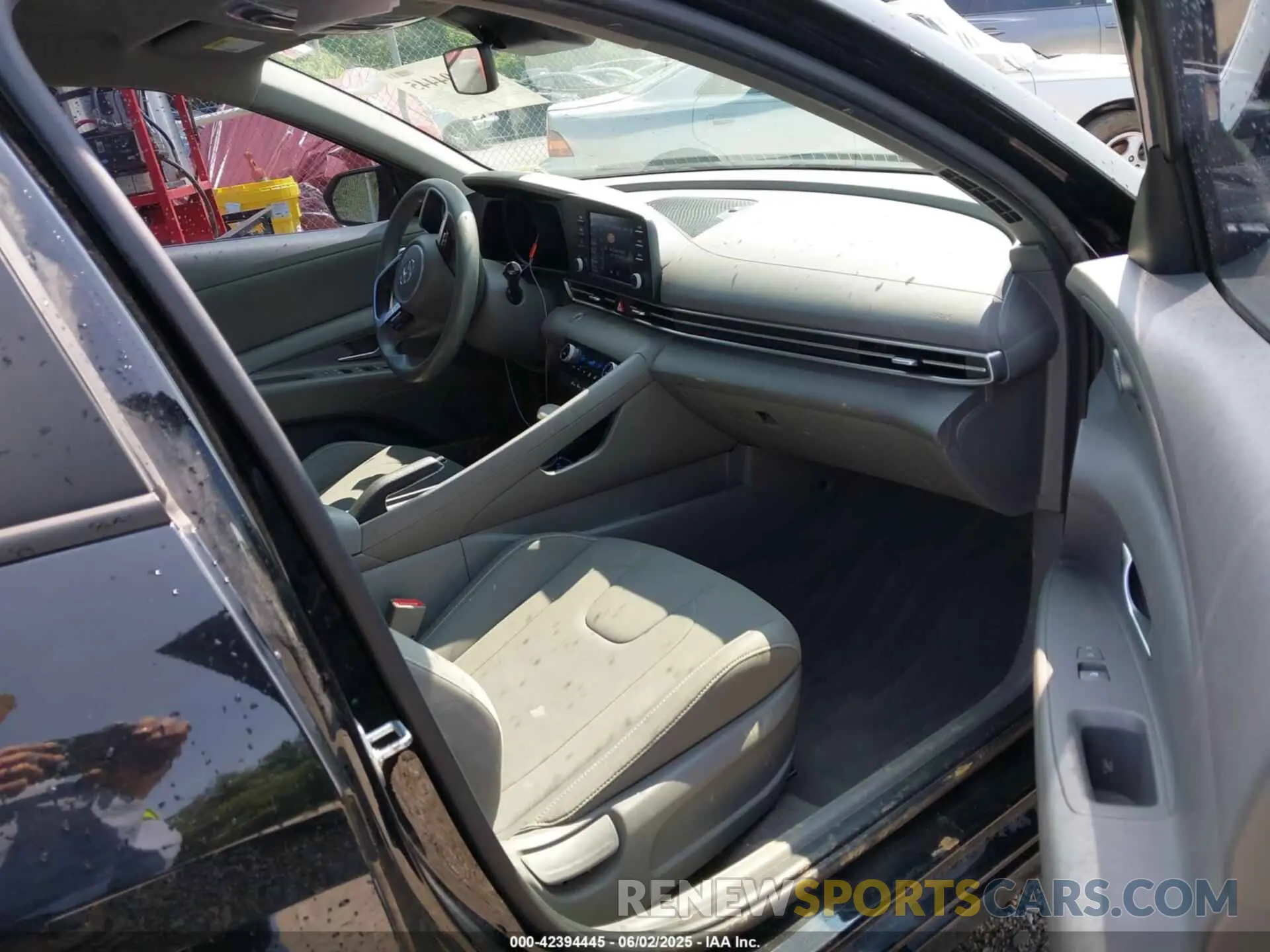 5 Photograph of a damaged car KMHLM4AG9NU241684 HYUNDAI ELANTRA 2022