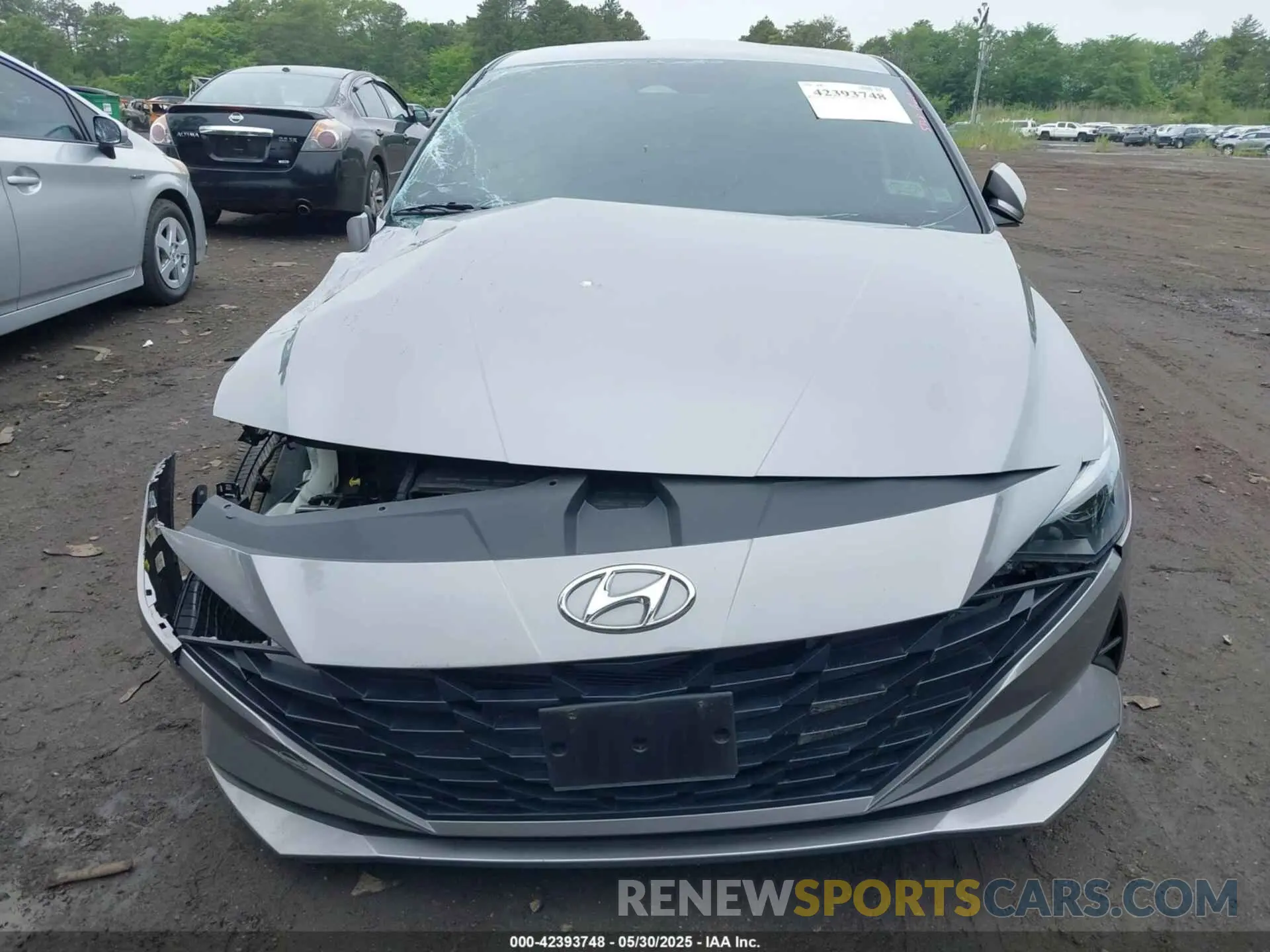 12 Photograph of a damaged car KMHLM4AG9NU283367 HYUNDAI ELANTRA 2022