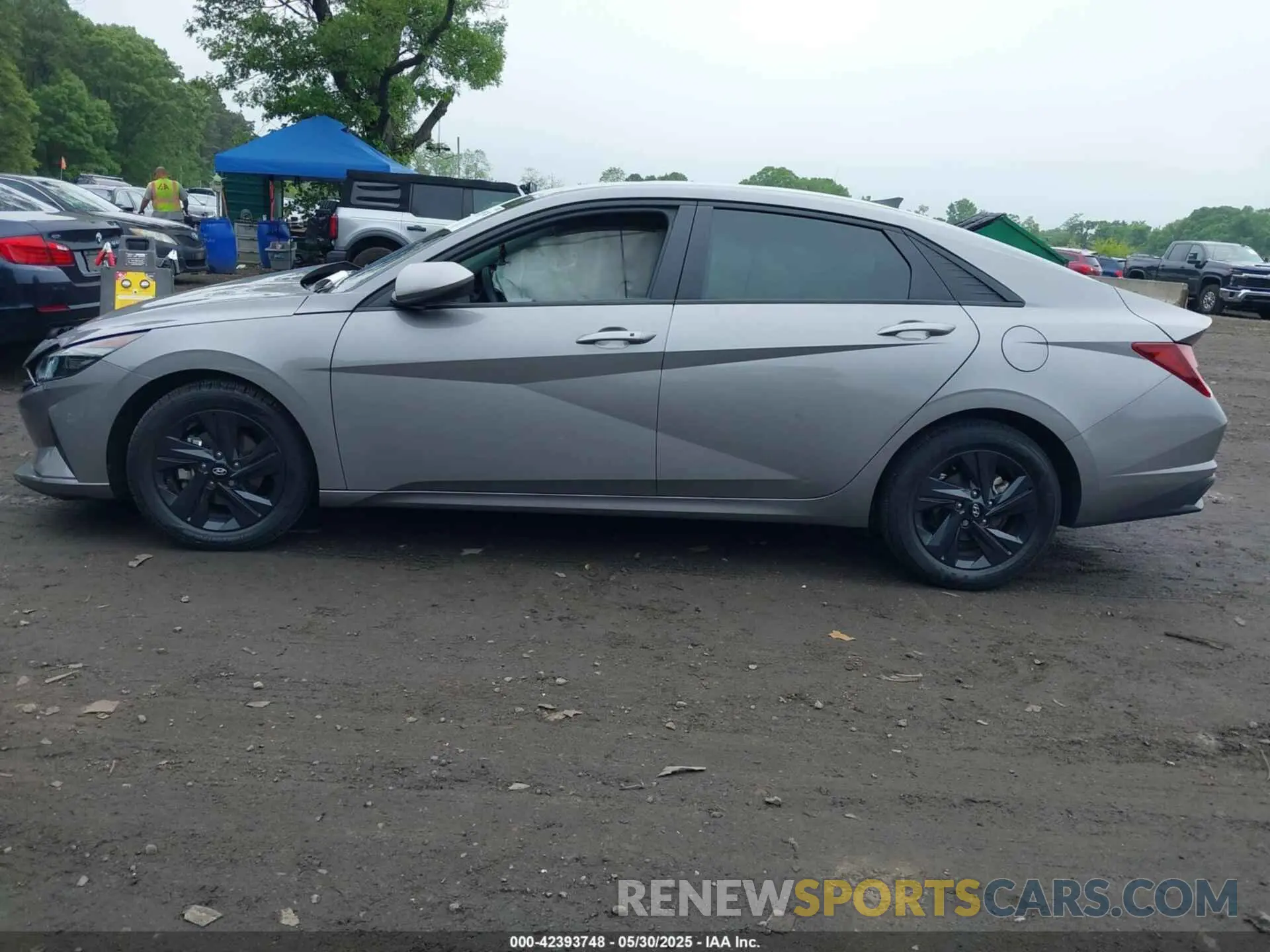 14 Photograph of a damaged car KMHLM4AG9NU283367 HYUNDAI ELANTRA 2022