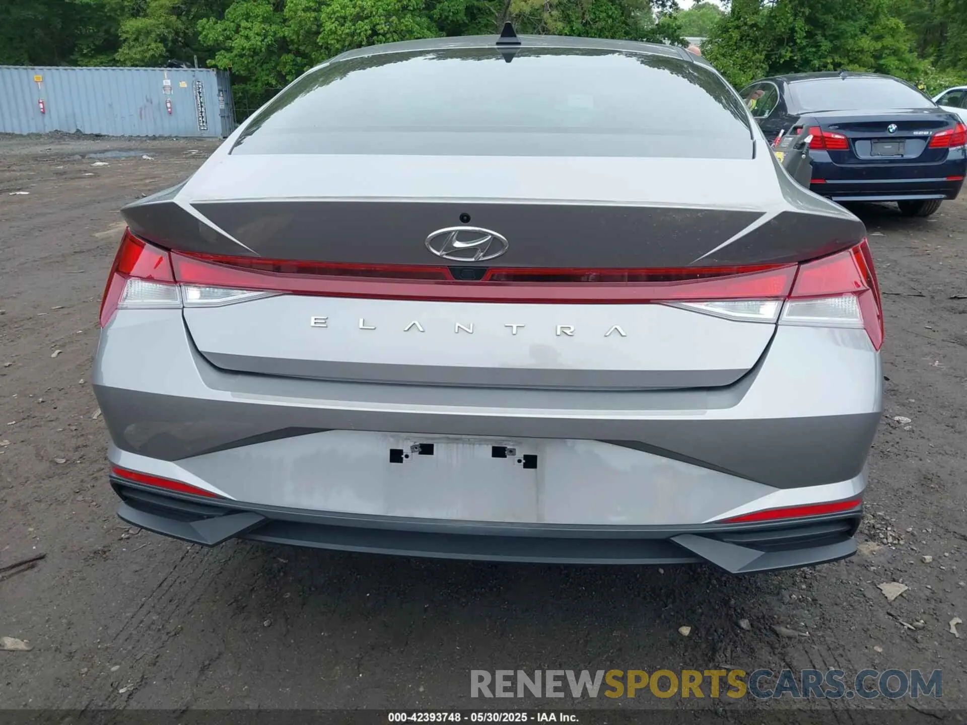 16 Photograph of a damaged car KMHLM4AG9NU283367 HYUNDAI ELANTRA 2022