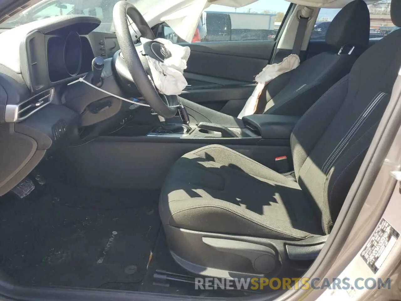 7 Photograph of a damaged car KMHLM4AG9NU311619 HYUNDAI ELANTRA 2022