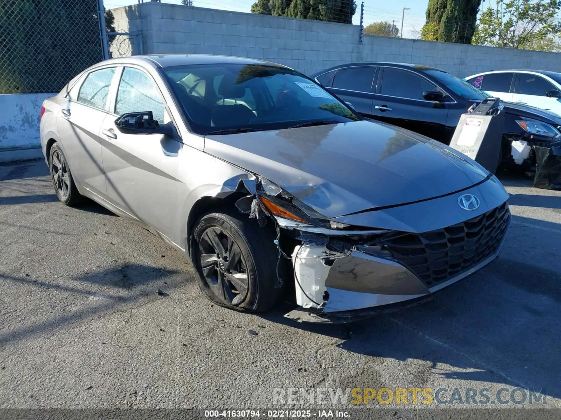 1 Photograph of a damaged car KMHLM4AG9NU322152 HYUNDAI ELANTRA 2022