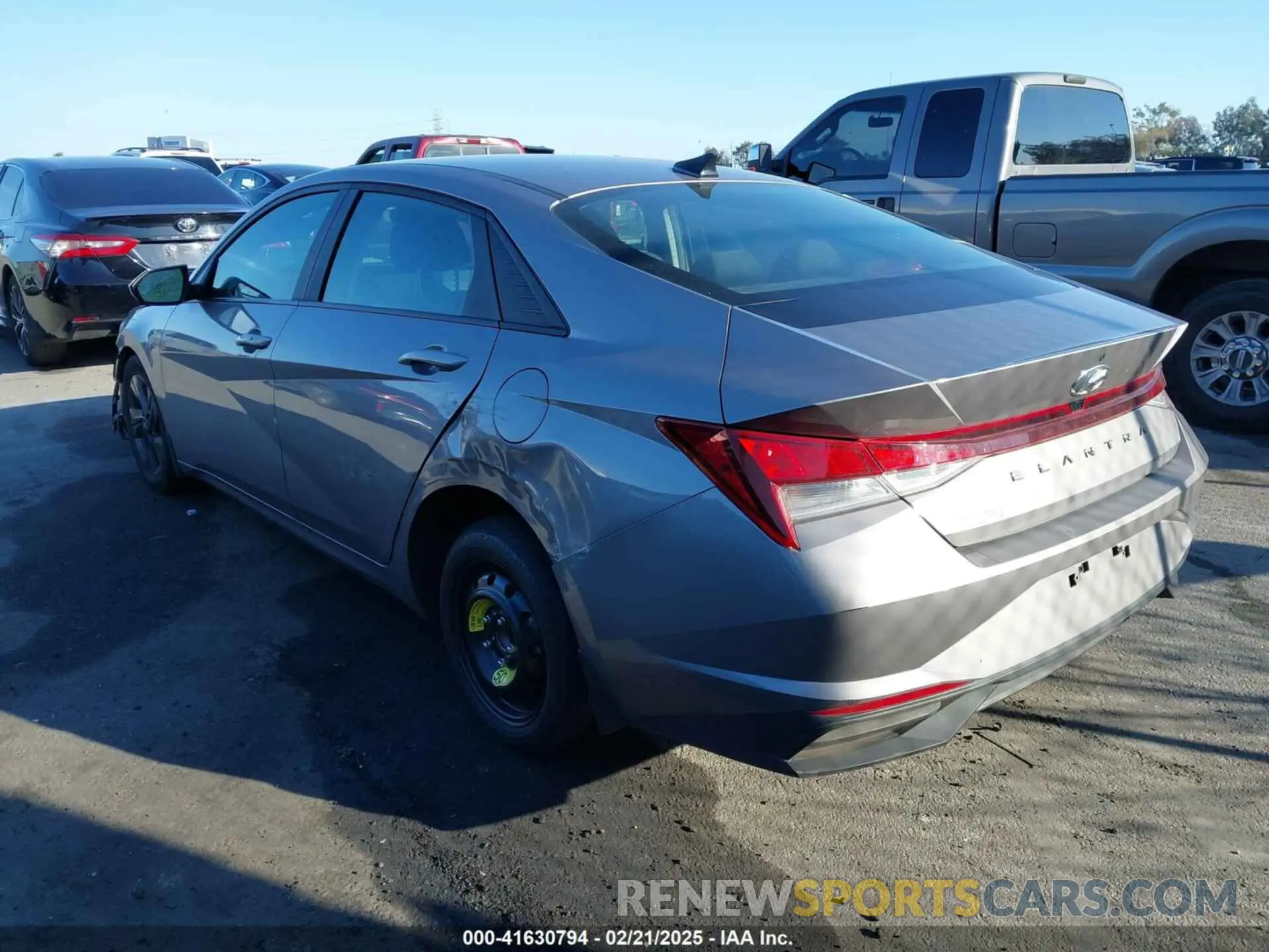 3 Photograph of a damaged car KMHLM4AG9NU322152 HYUNDAI ELANTRA 2022
