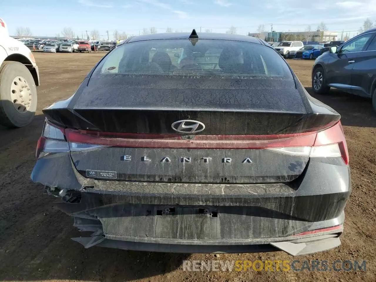 6 Photograph of a damaged car KMHLM4AG9NU336133 HYUNDAI ELANTRA 2022