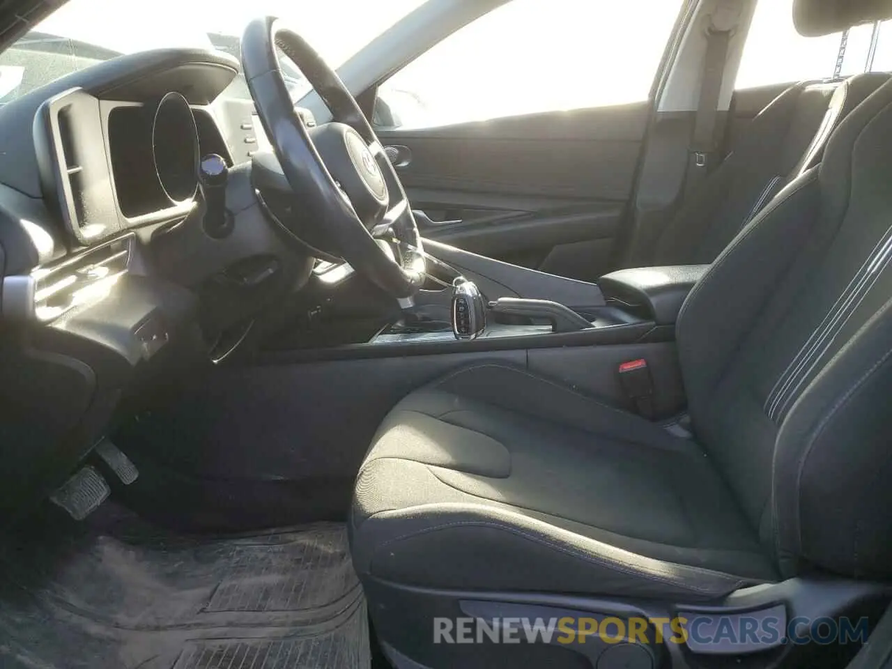 7 Photograph of a damaged car KMHLM4AG9NU336133 HYUNDAI ELANTRA 2022