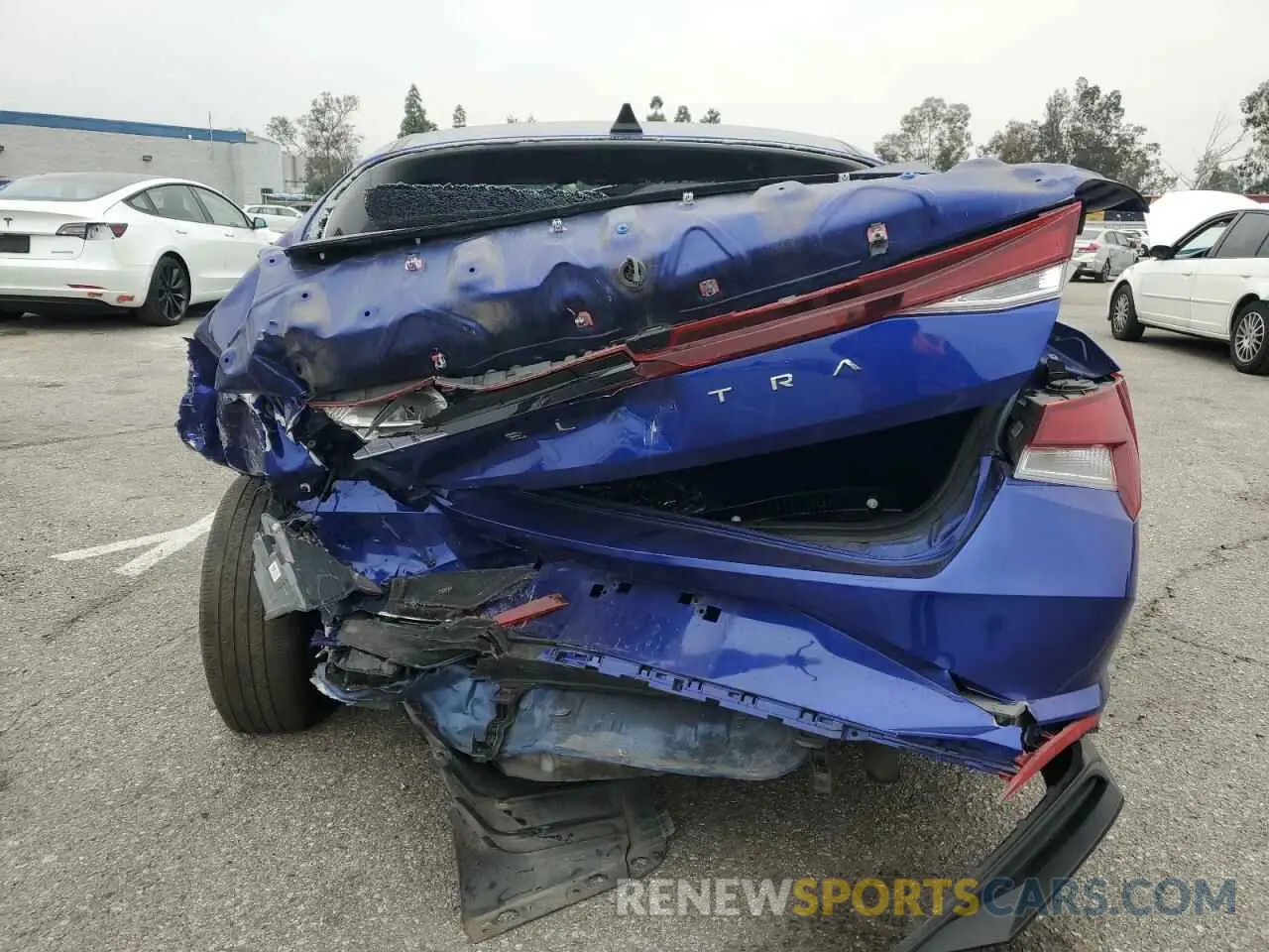 6 Photograph of a damaged car KMHLM4AG9NU337430 HYUNDAI ELANTRA 2022