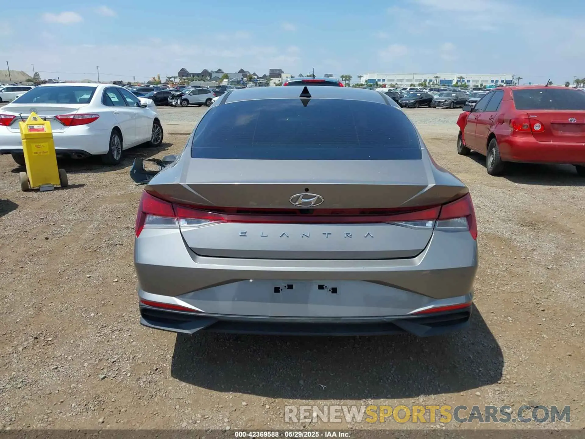 17 Photograph of a damaged car KMHLM4AGXNU301973 HYUNDAI ELANTRA 2022