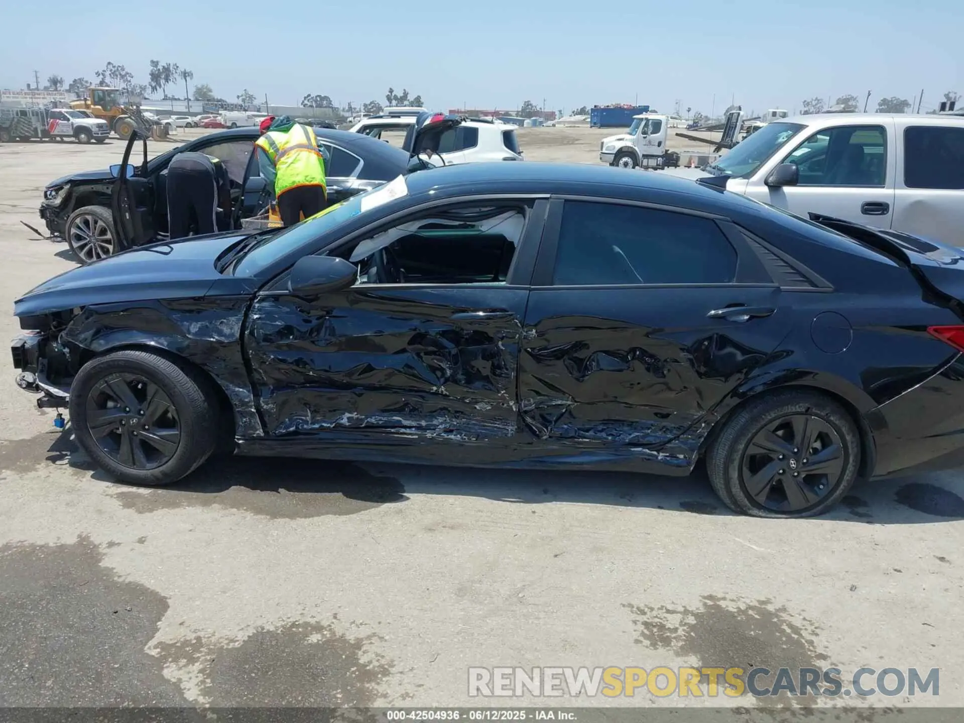 18 Photograph of a damaged car KMHLM4AGXNU361204 HYUNDAI ELANTRA 2022