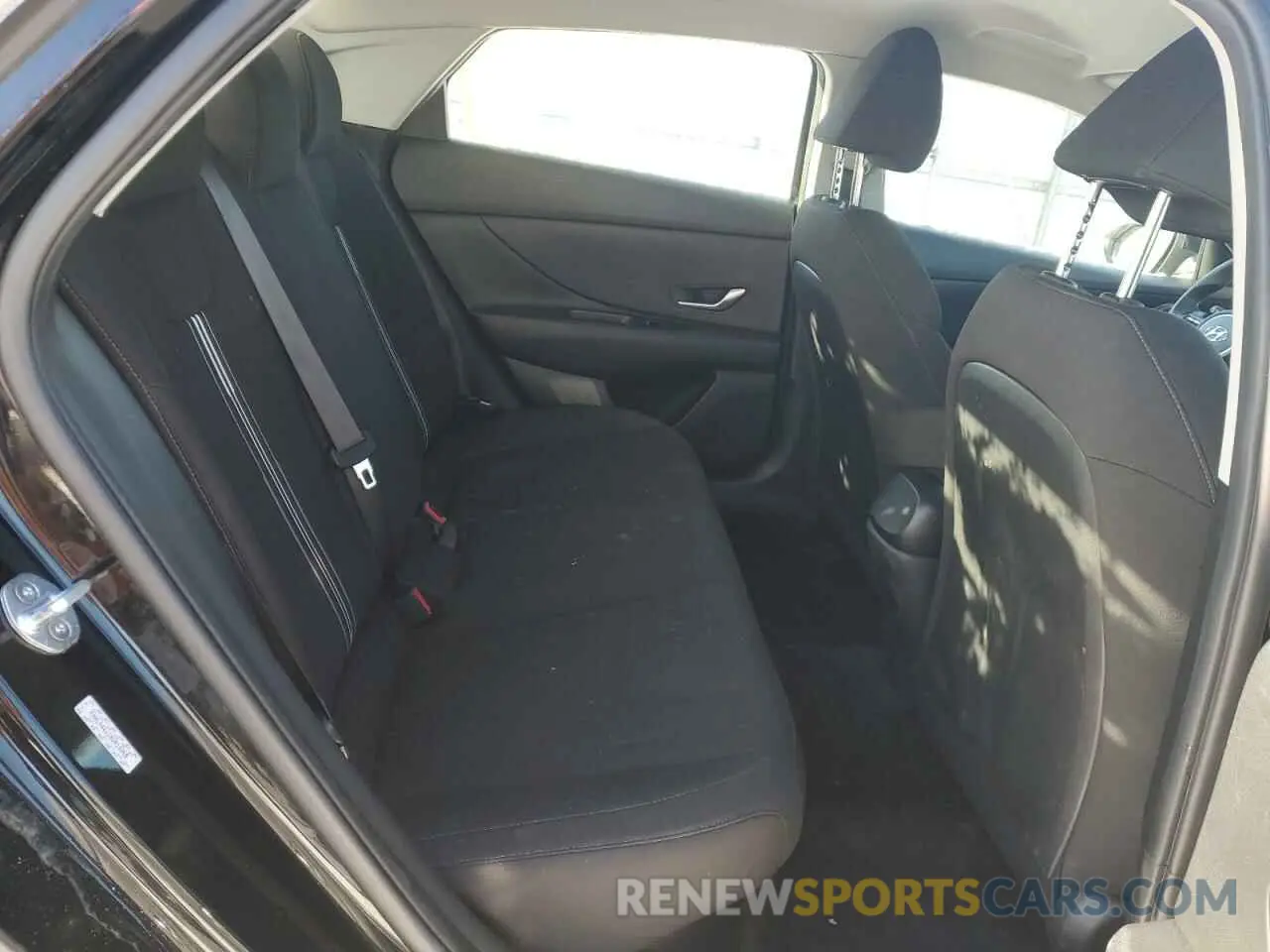 10 Photograph of a damaged car KMHLM4AJ1NU013268 HYUNDAI ELANTRA 2022