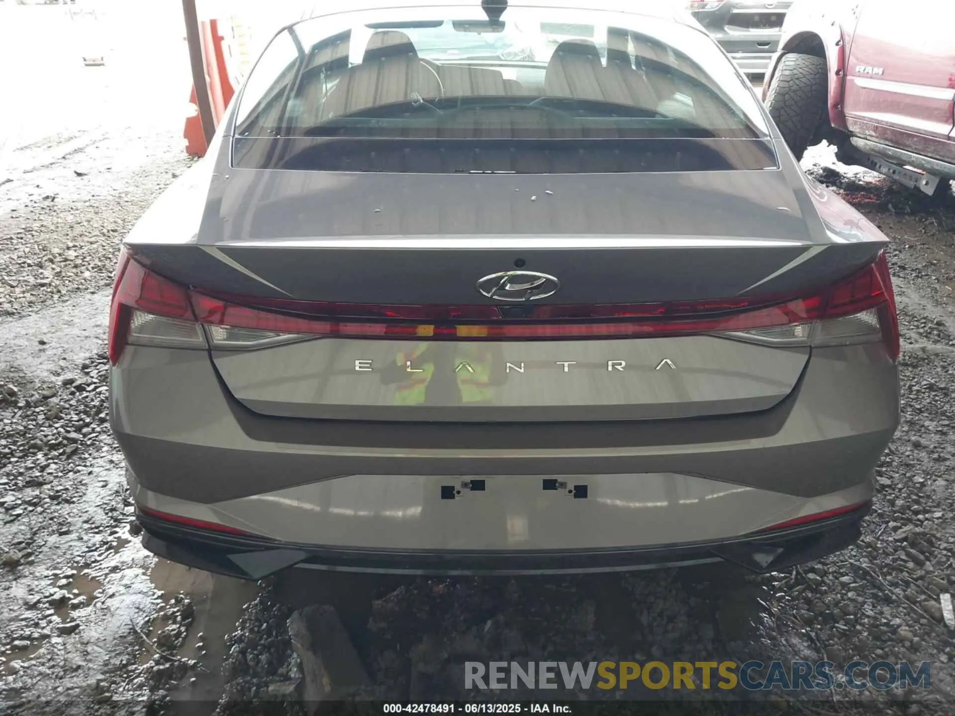 17 Photograph of a damaged car KMHLN4AG0NU341783 HYUNDAI ELANTRA 2022