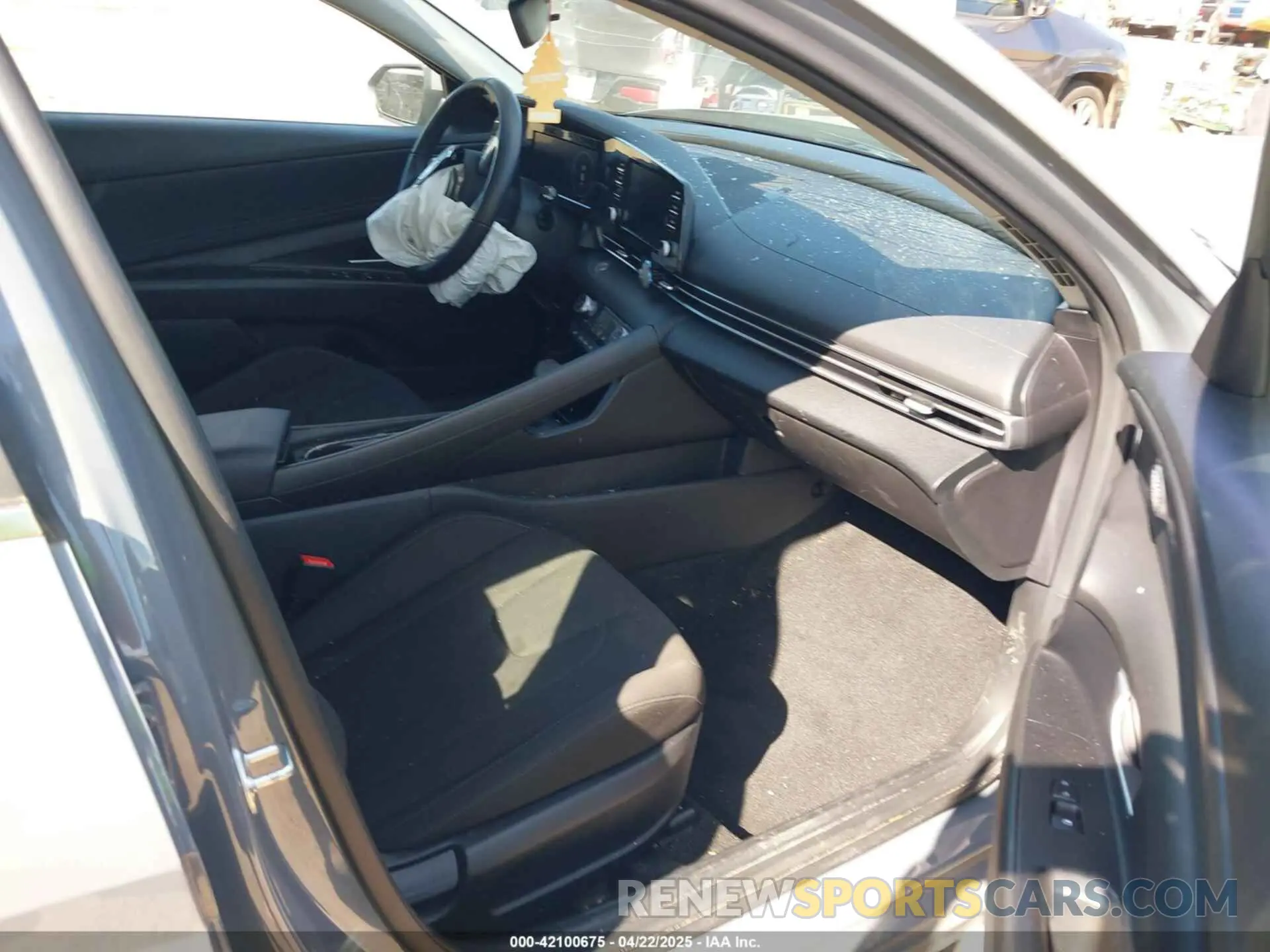 5 Photograph of a damaged car KMHLN4AG2NU288164 HYUNDAI ELANTRA 2022