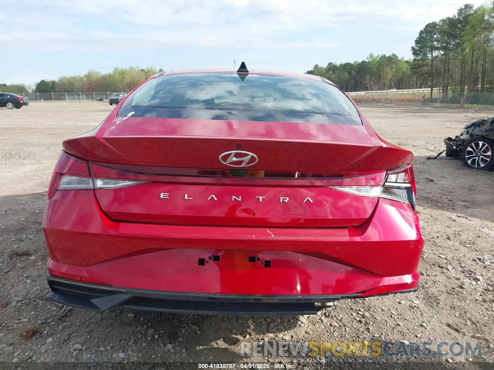 17 Photograph of a damaged car KMHLN4AG3NU366905 HYUNDAI ELANTRA 2022
