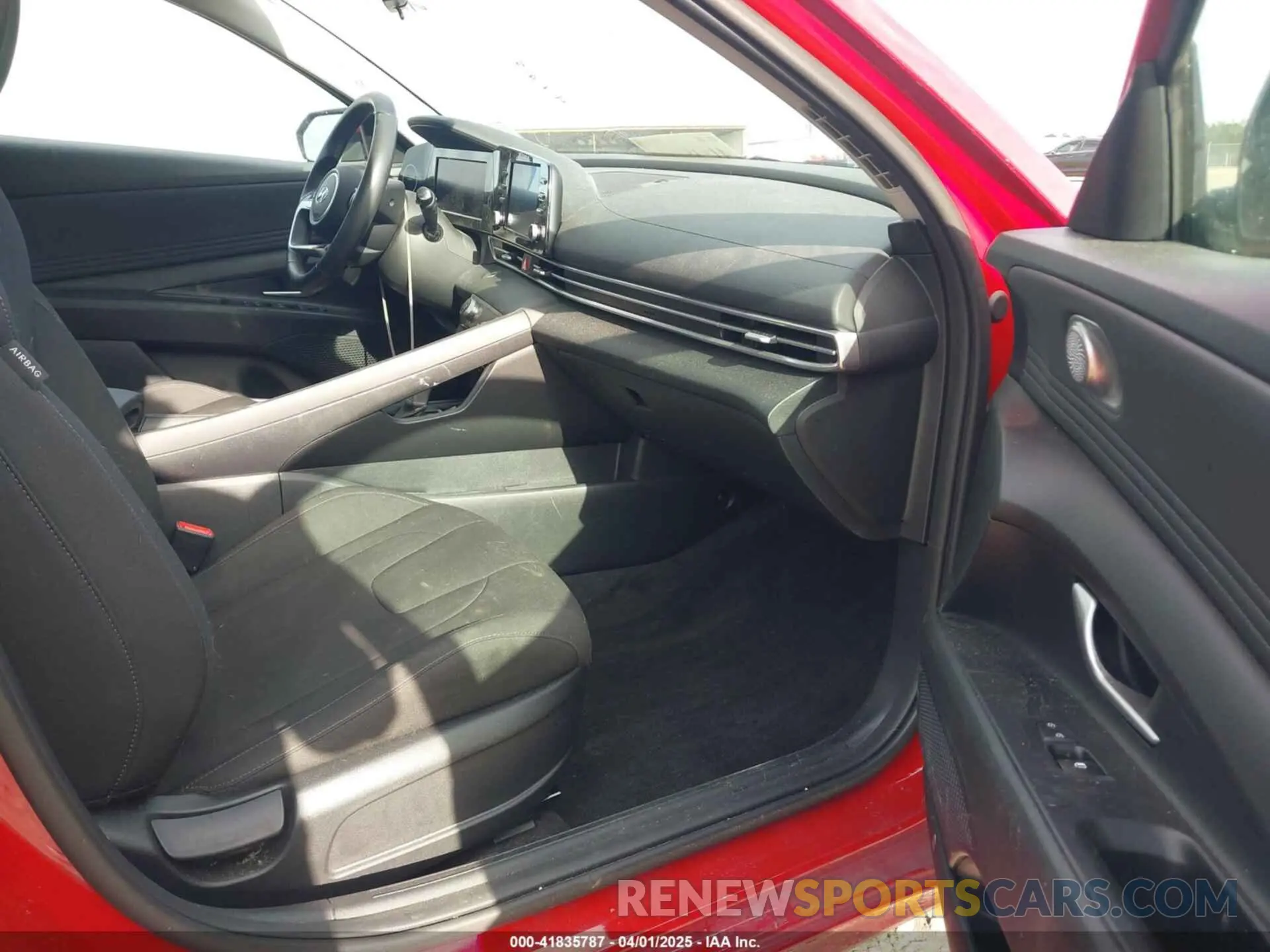 5 Photograph of a damaged car KMHLN4AG3NU366905 HYUNDAI ELANTRA 2022