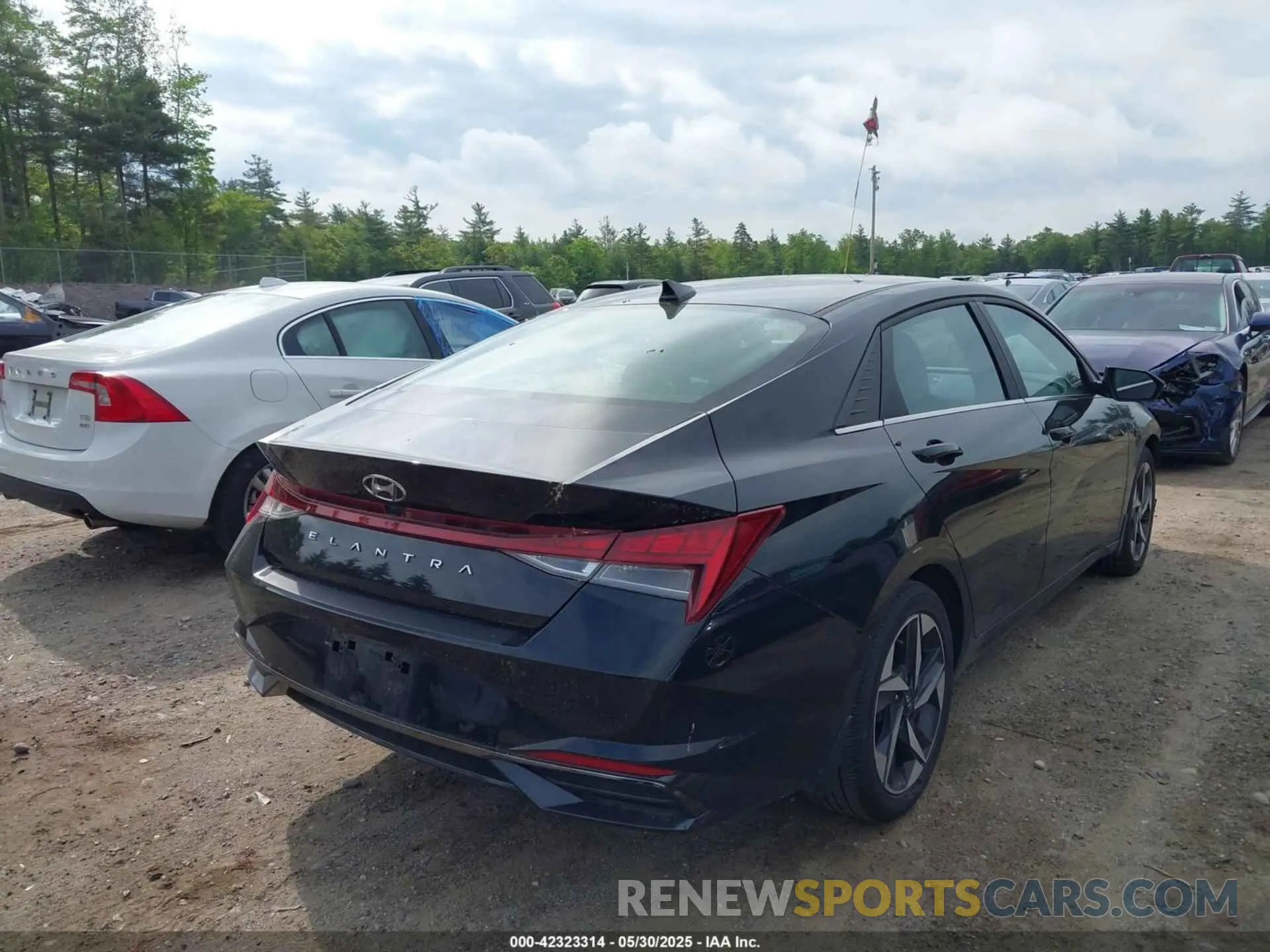 4 Photograph of a damaged car KMHLN4AG5NU354481 HYUNDAI ELANTRA 2022