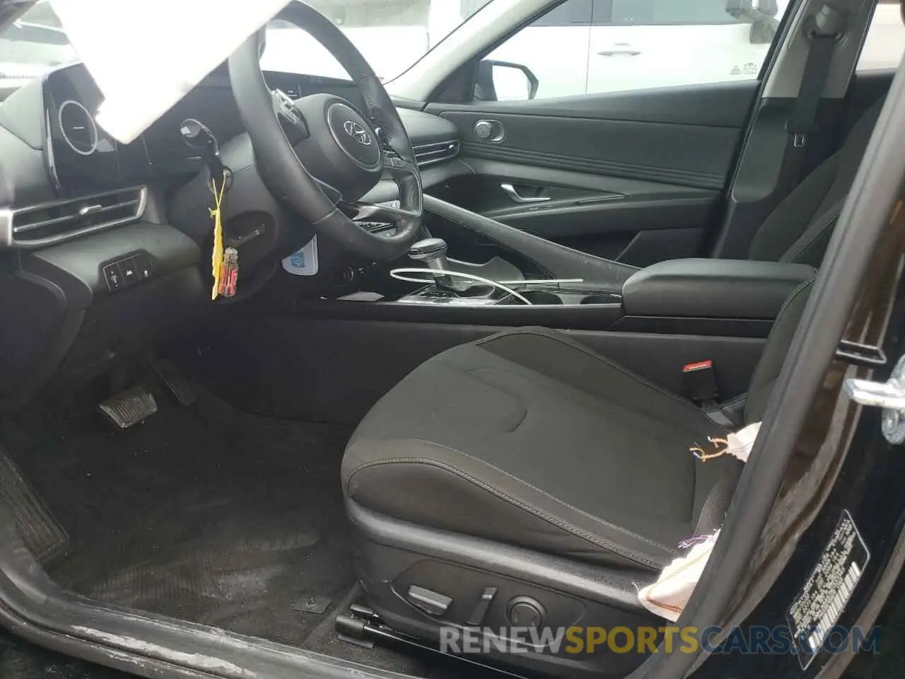 7 Photograph of a damaged car KMHLN4AG7NU337343 HYUNDAI ELANTRA 2022