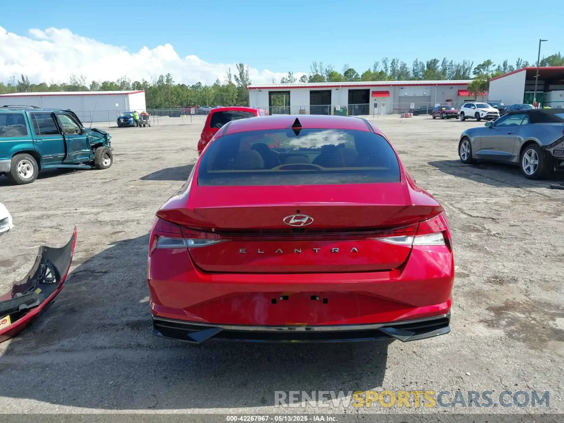 17 Photograph of a damaged car KMHLN4AG7NU342364 HYUNDAI ELANTRA 2022