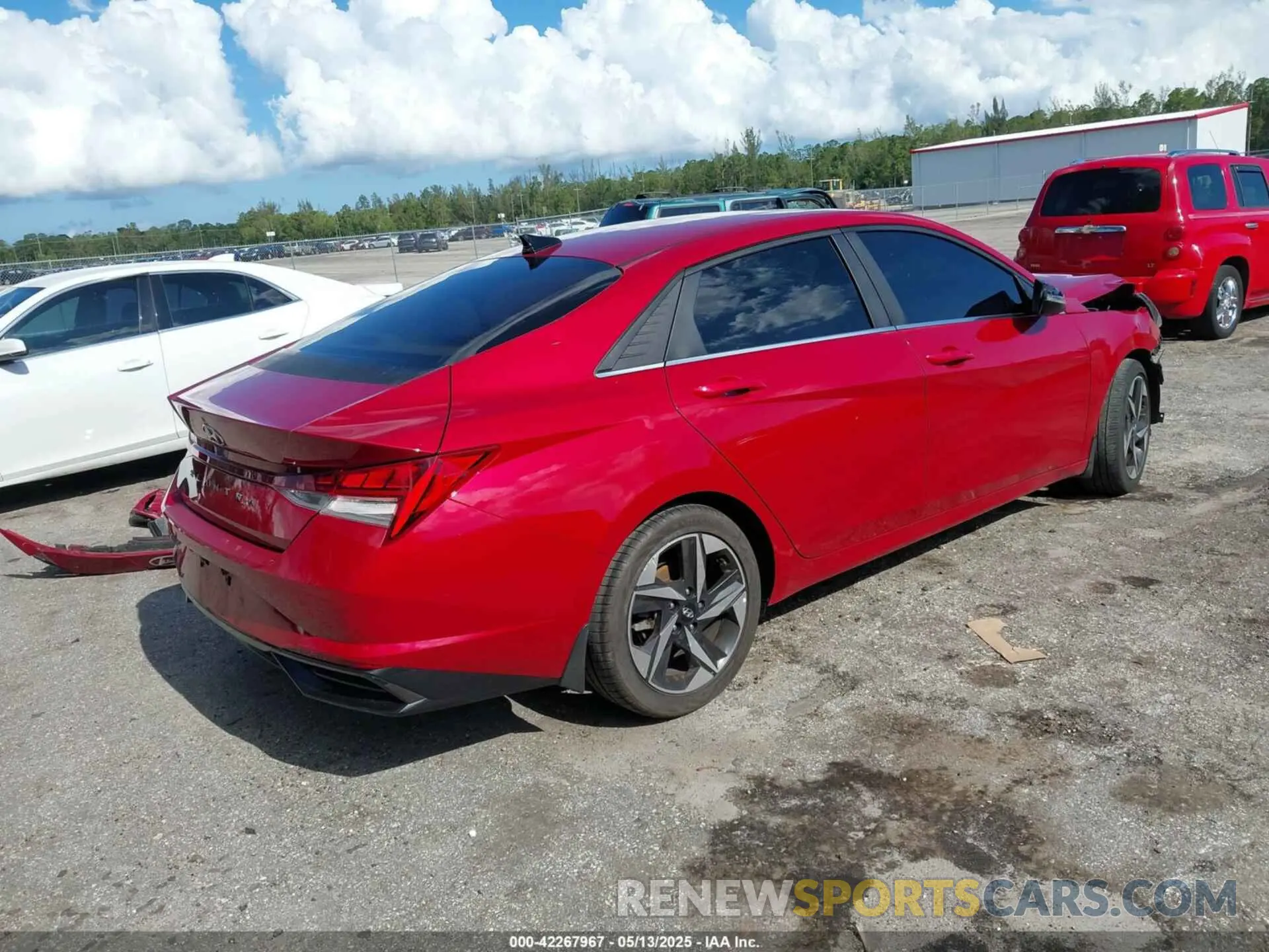 4 Photograph of a damaged car KMHLN4AG7NU342364 HYUNDAI ELANTRA 2022